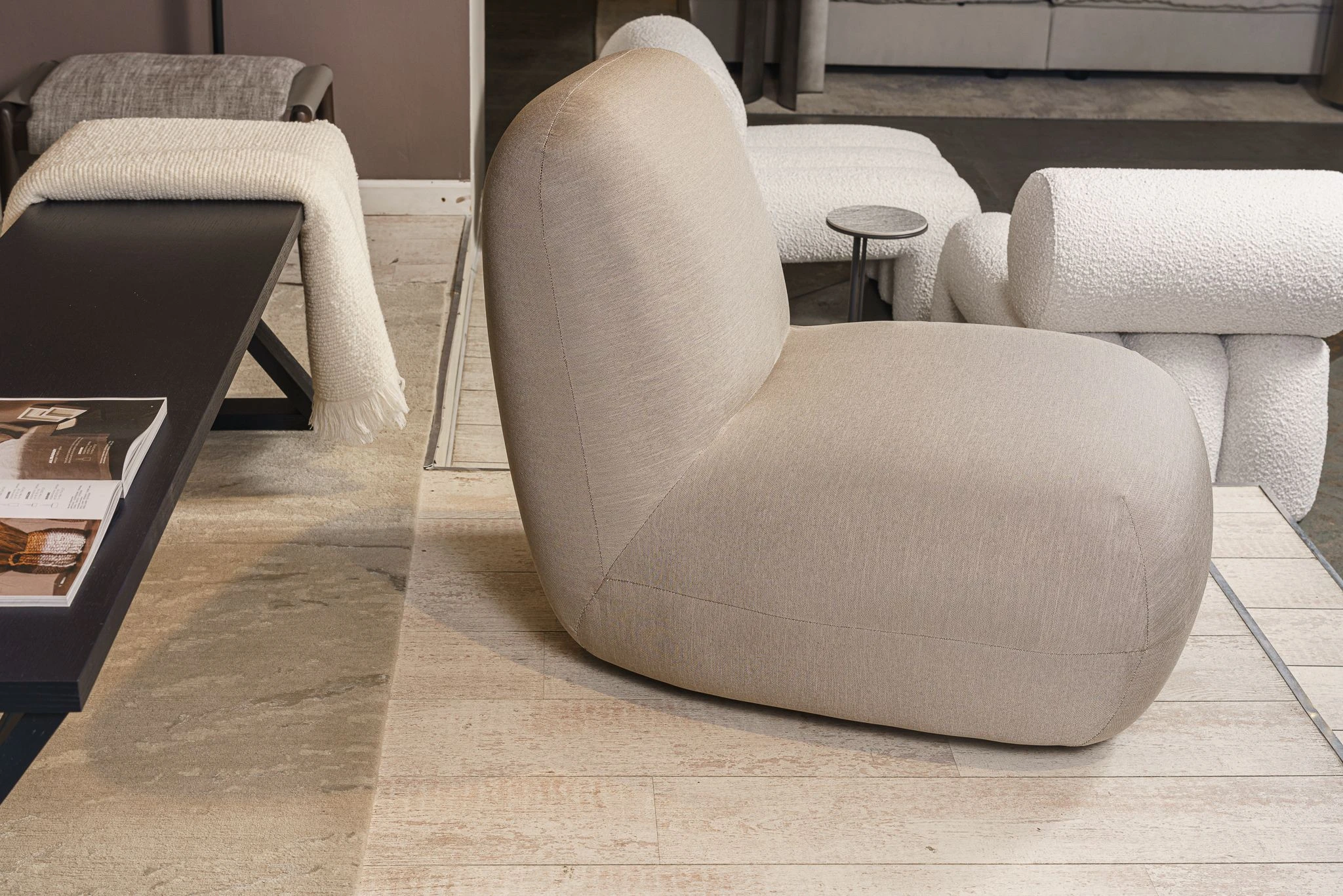 Современный дизайн Кресло Toe Flat - Taupe — 101 Copenhagen, ткань, фото 3