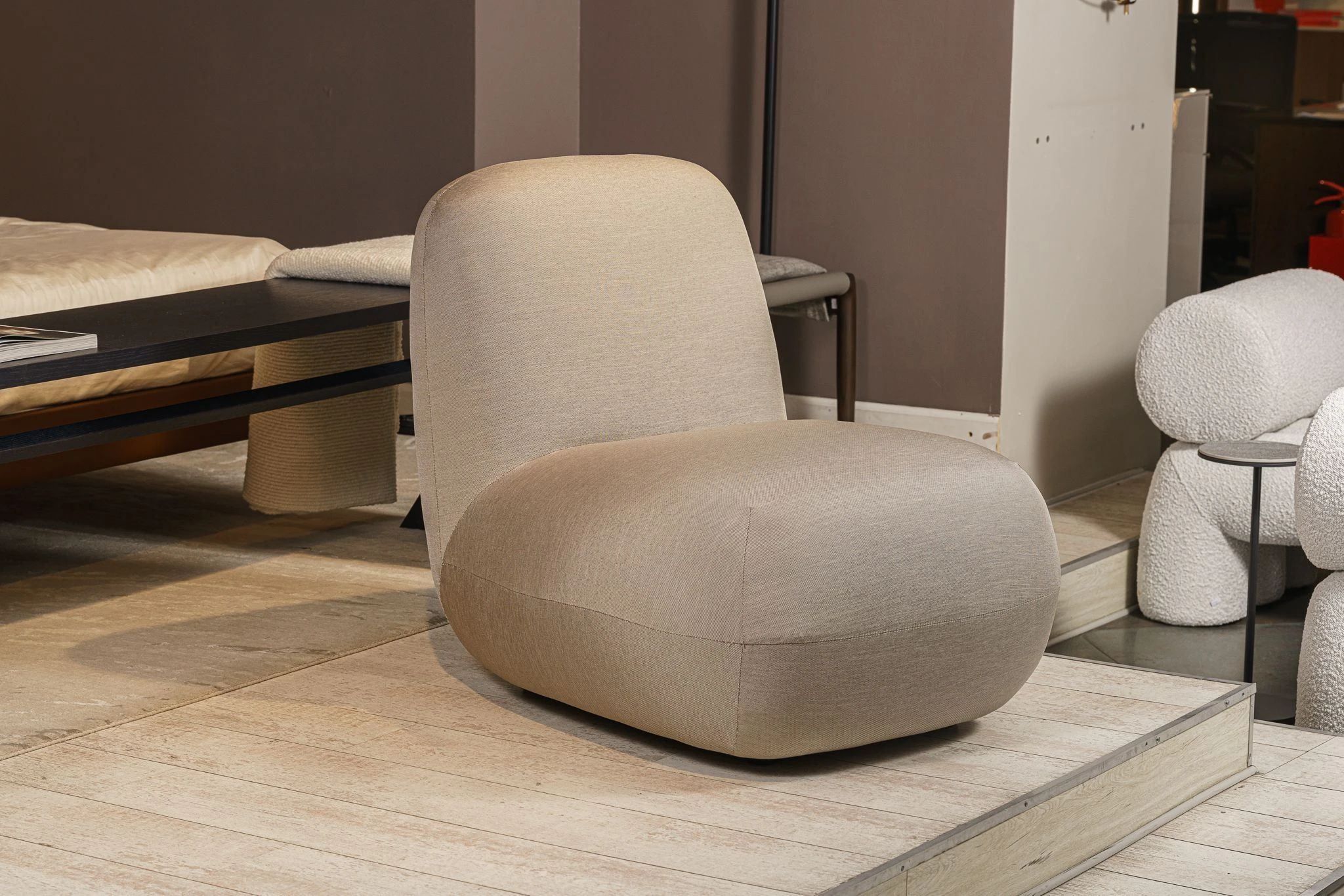 Современный дизайн Кресло Toe Flat - Taupe — 101 Copenhagen, ткань, фото 4