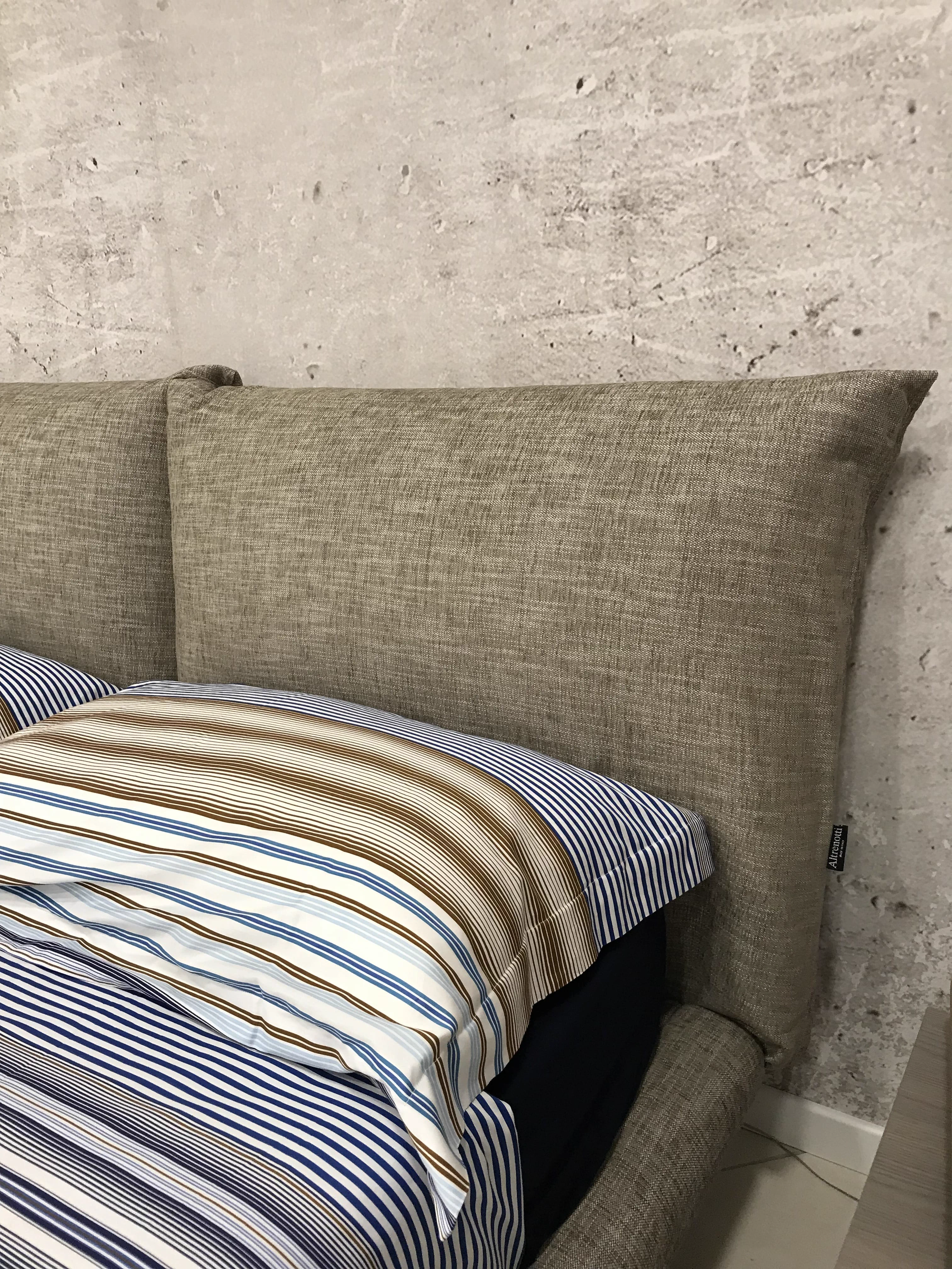 Каркас и наполнение: дерево, ППУ. Современный дизайн Кровать Pillow — Altrenotti, текстиль, фото 4
