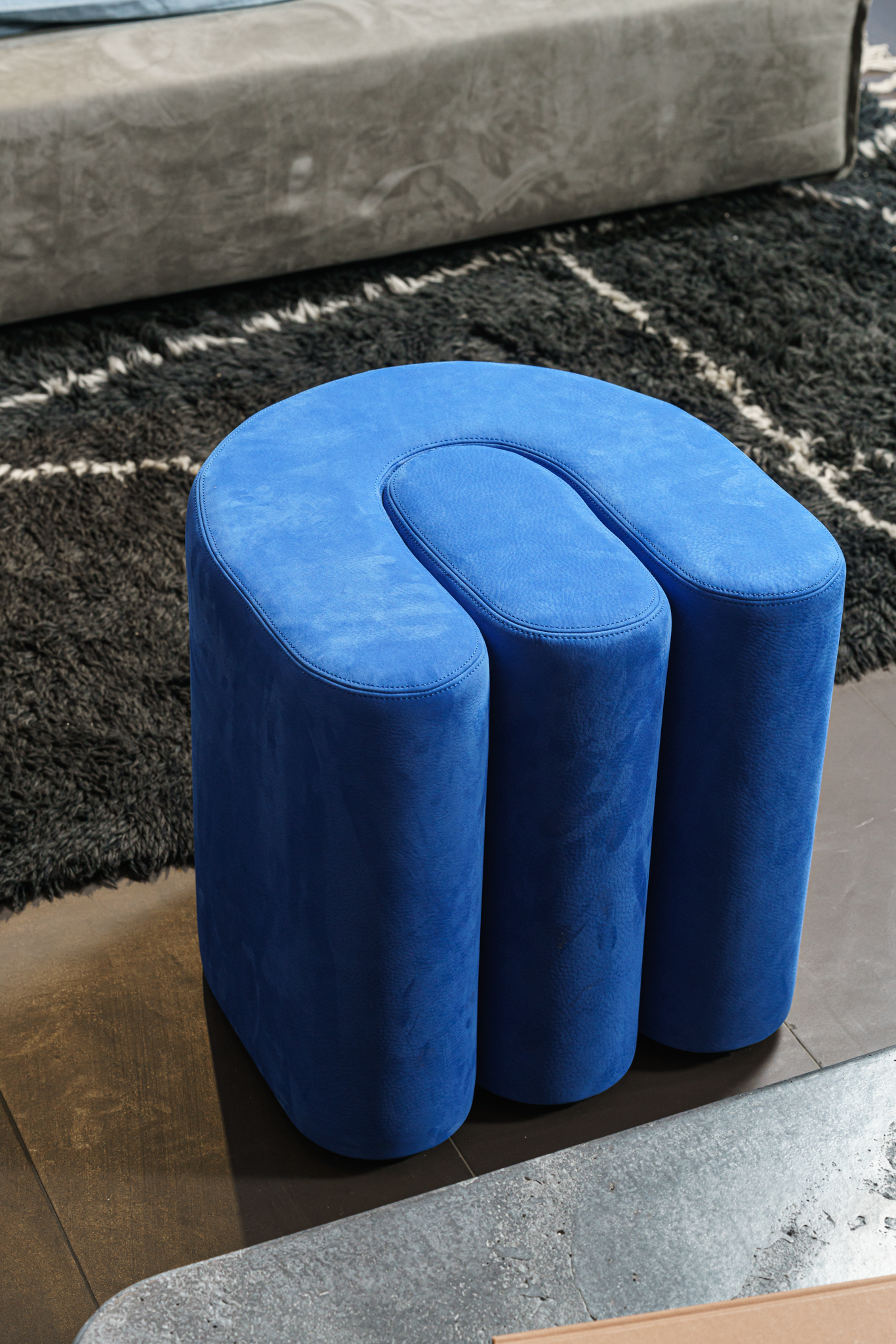 Пуф Adel Electric Blue — Baxter, кожа, фото 5