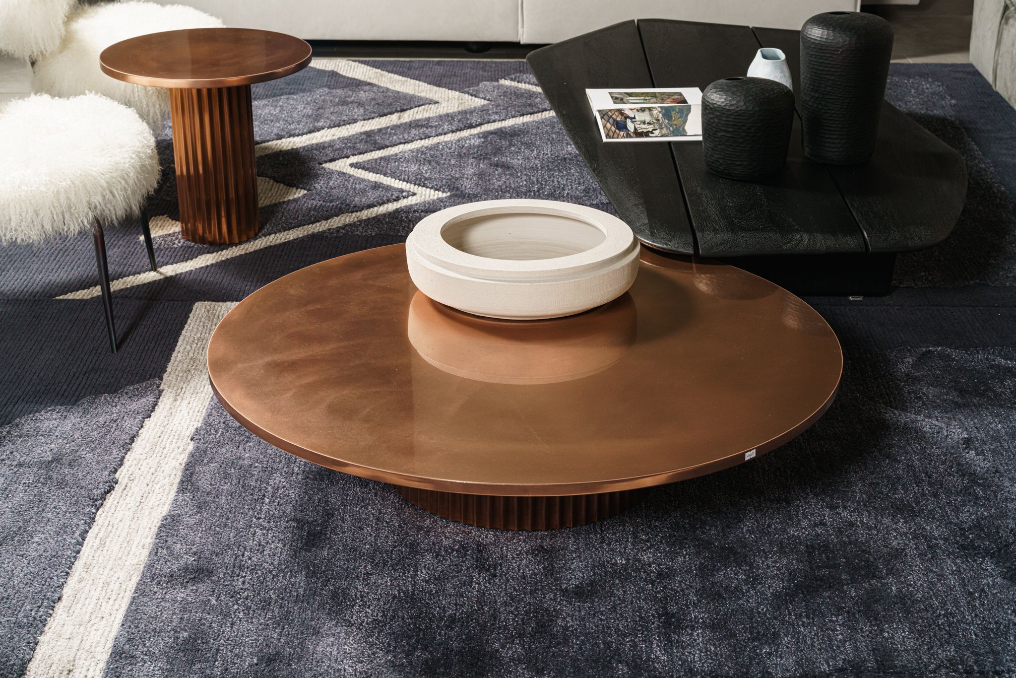 Журнальный столик Allure 110 Copper — Baxter, металл, фото 4
