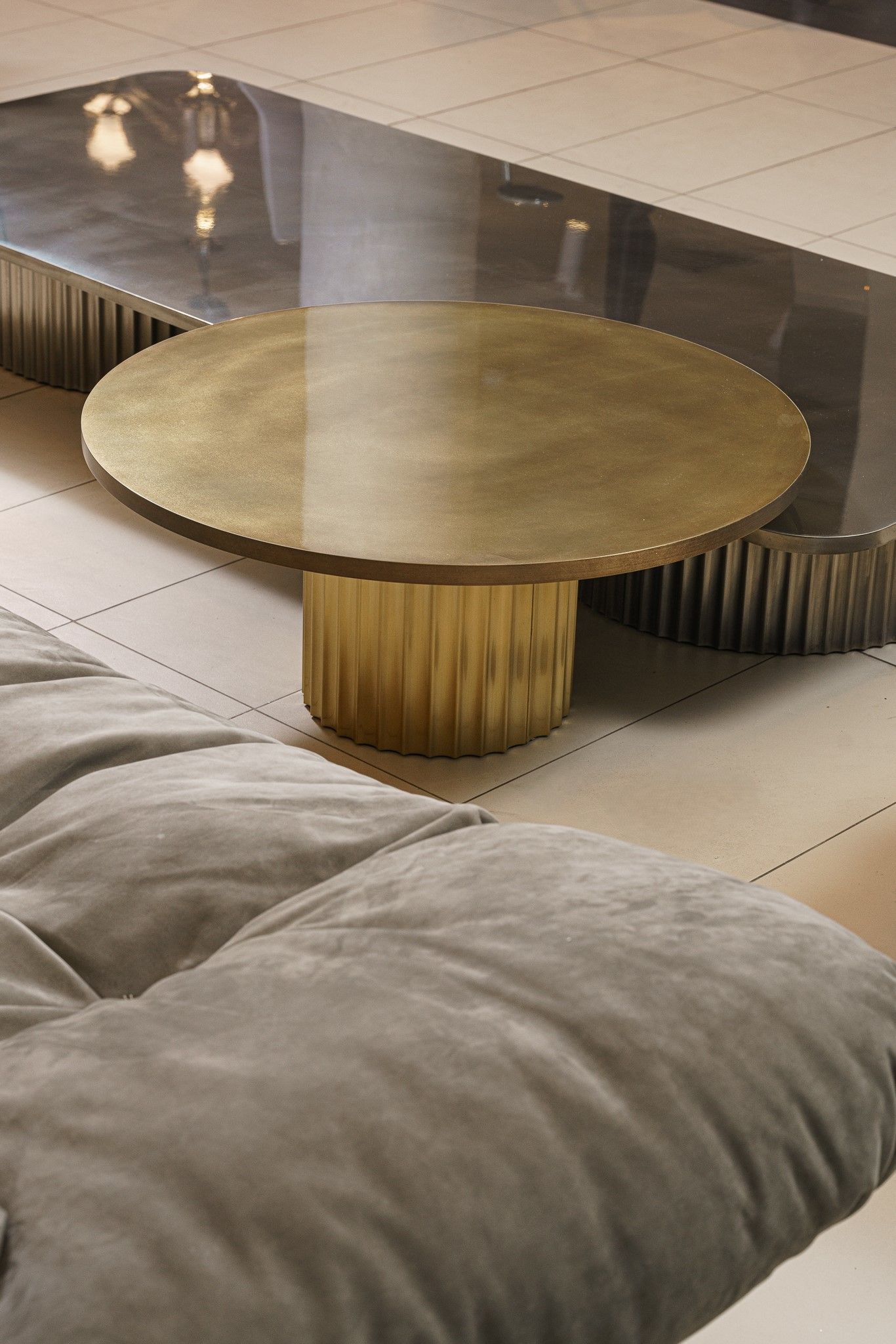 Журнальный столик Allure Antiqued polished brass 75 — Baxter, фото 5
