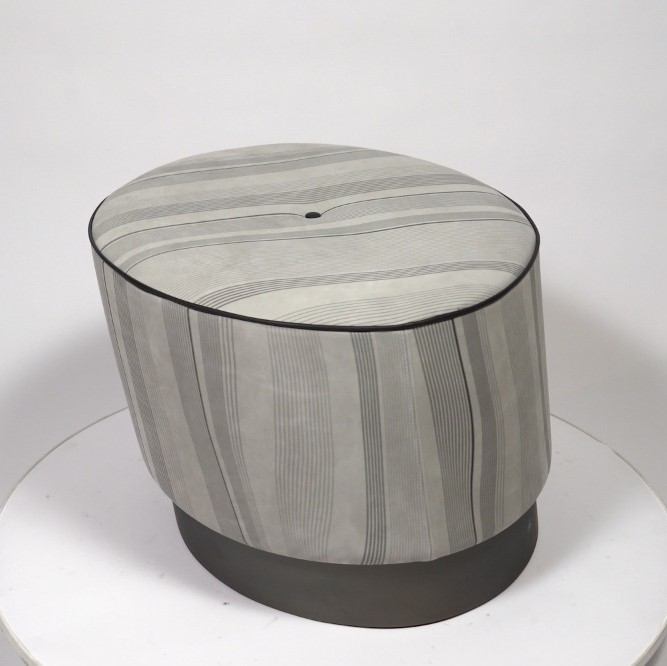 Пуф Anais овальный Decorative Pelle Plume — Baxter, кожа