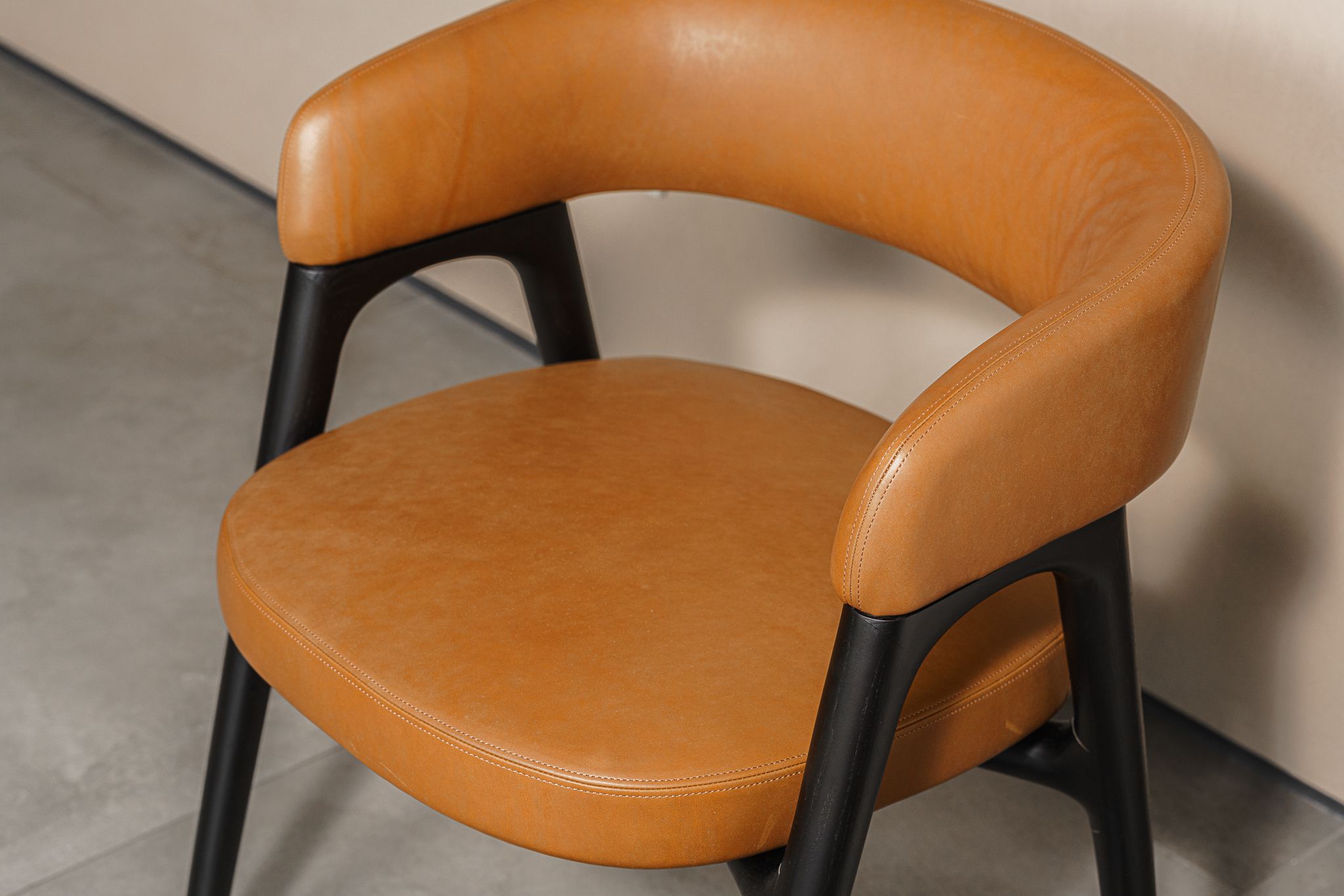 Стул Corinne Leather Cloister Natural — Baxter, дерево, фото 4