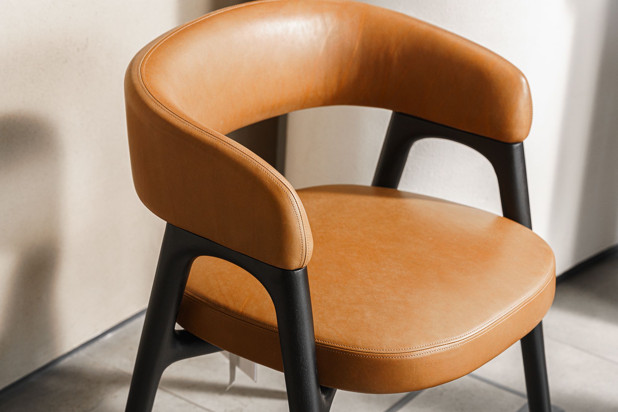 Стул Corinne Leather Cloister Natural — Baxter, дерево, фото 5