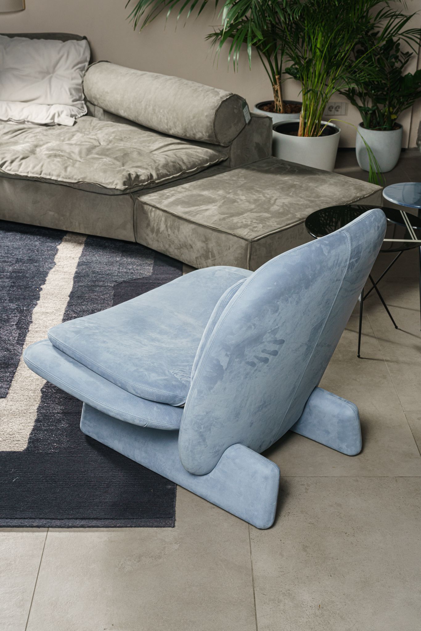 Каркас и наполнение: дерево, пенополиуретан. Современный дизайн Кресло Elli Light Blue — Baxter, дерево, фото 5