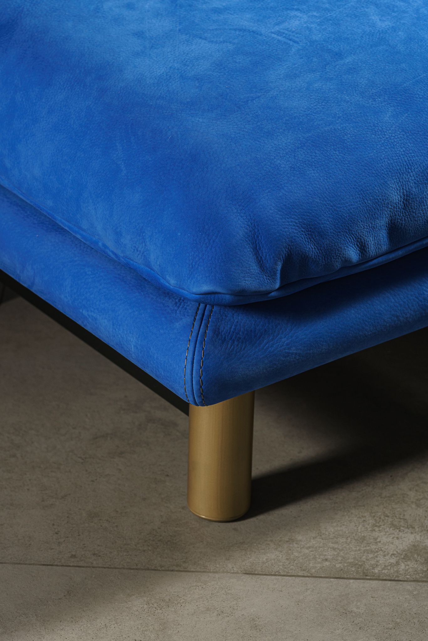Пуф Jo Electric Blue — Baxter, кожа, фото 5