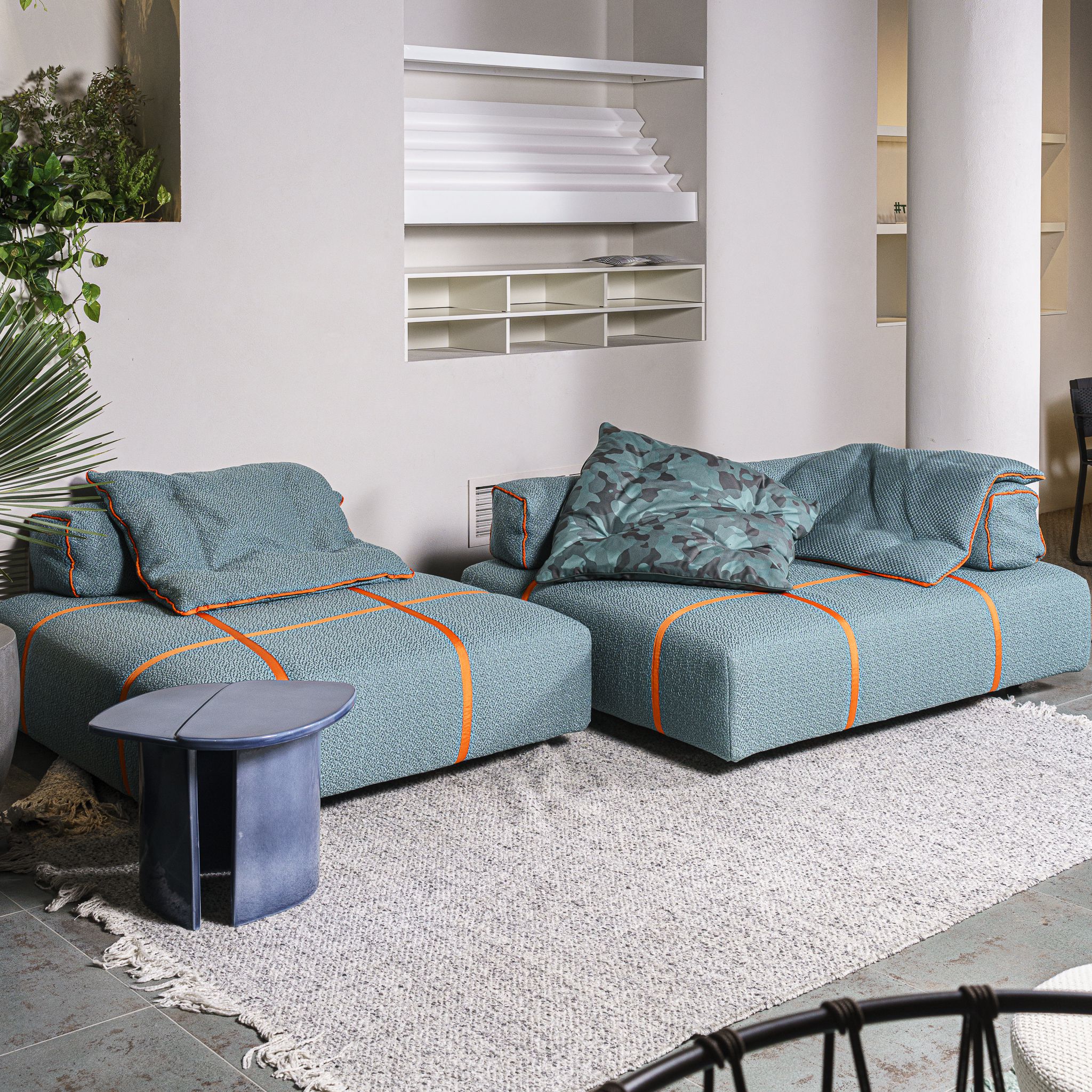 Уличная пуф-лежанка Panama Bold Outdoor 130*130 — Baxter, кожа, фото 3