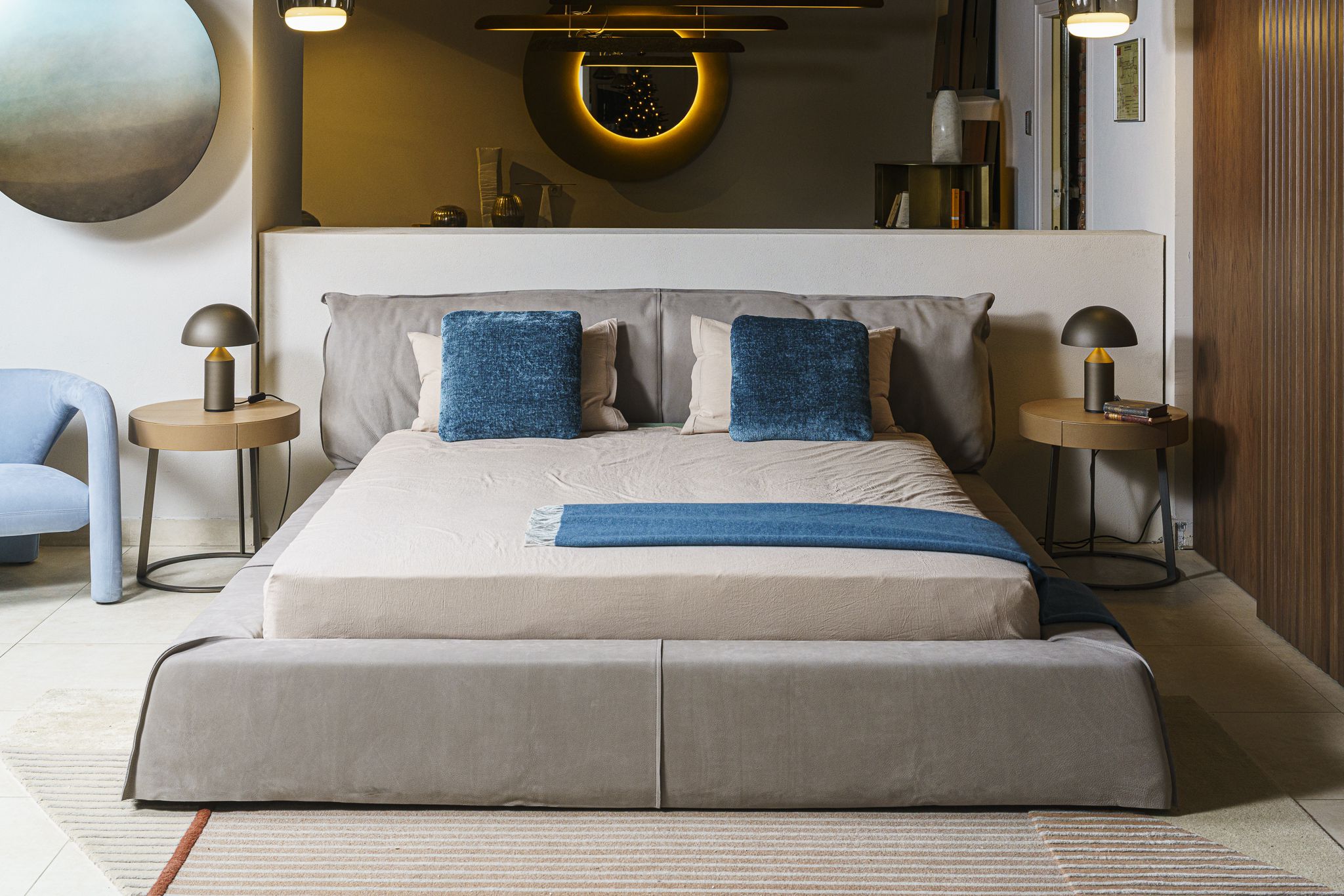 Кровать Paris nabuck light grey — Baxter, нубук, фото 4