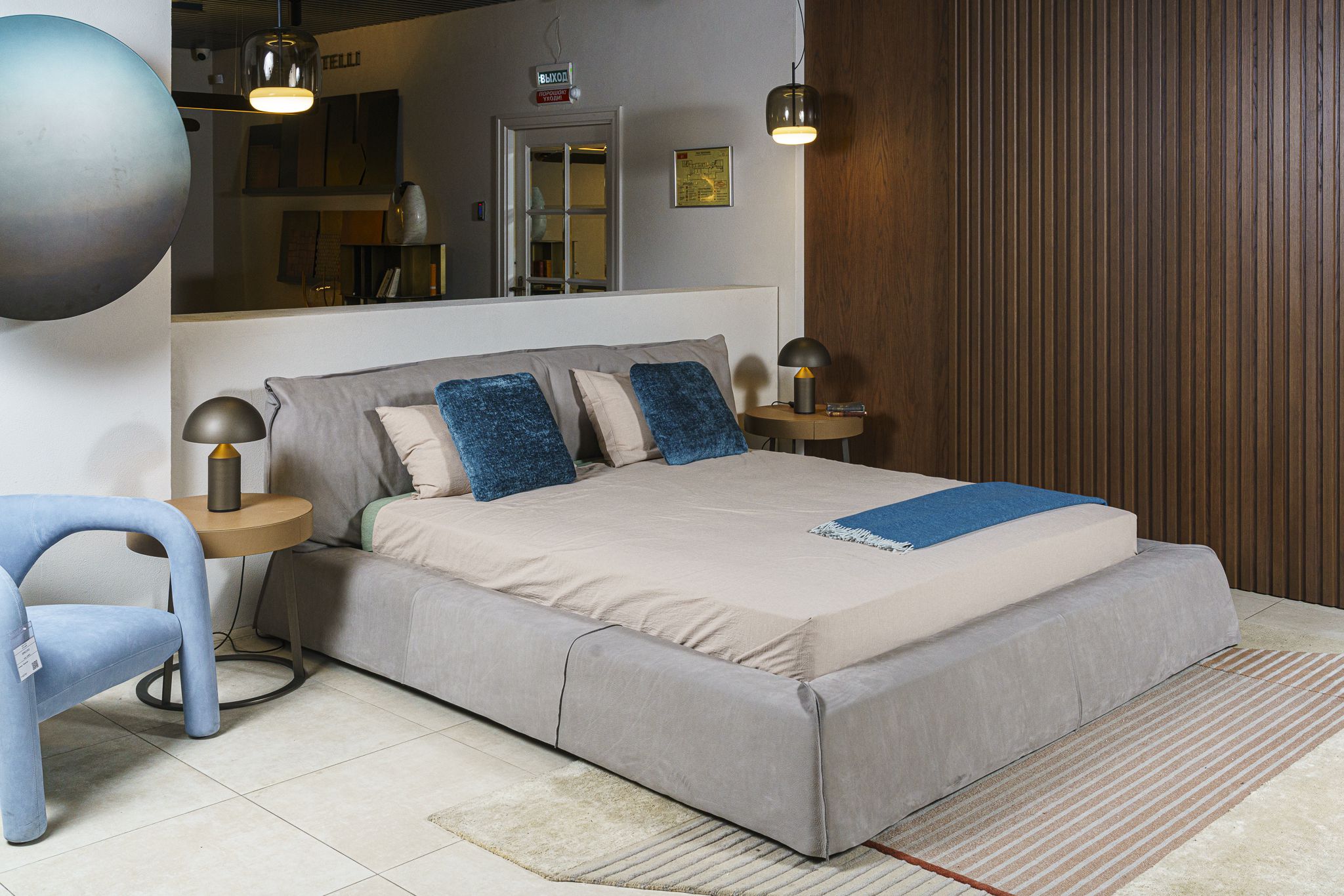 Кровать Paris nabuck light grey — Baxter, нубук, фото 5