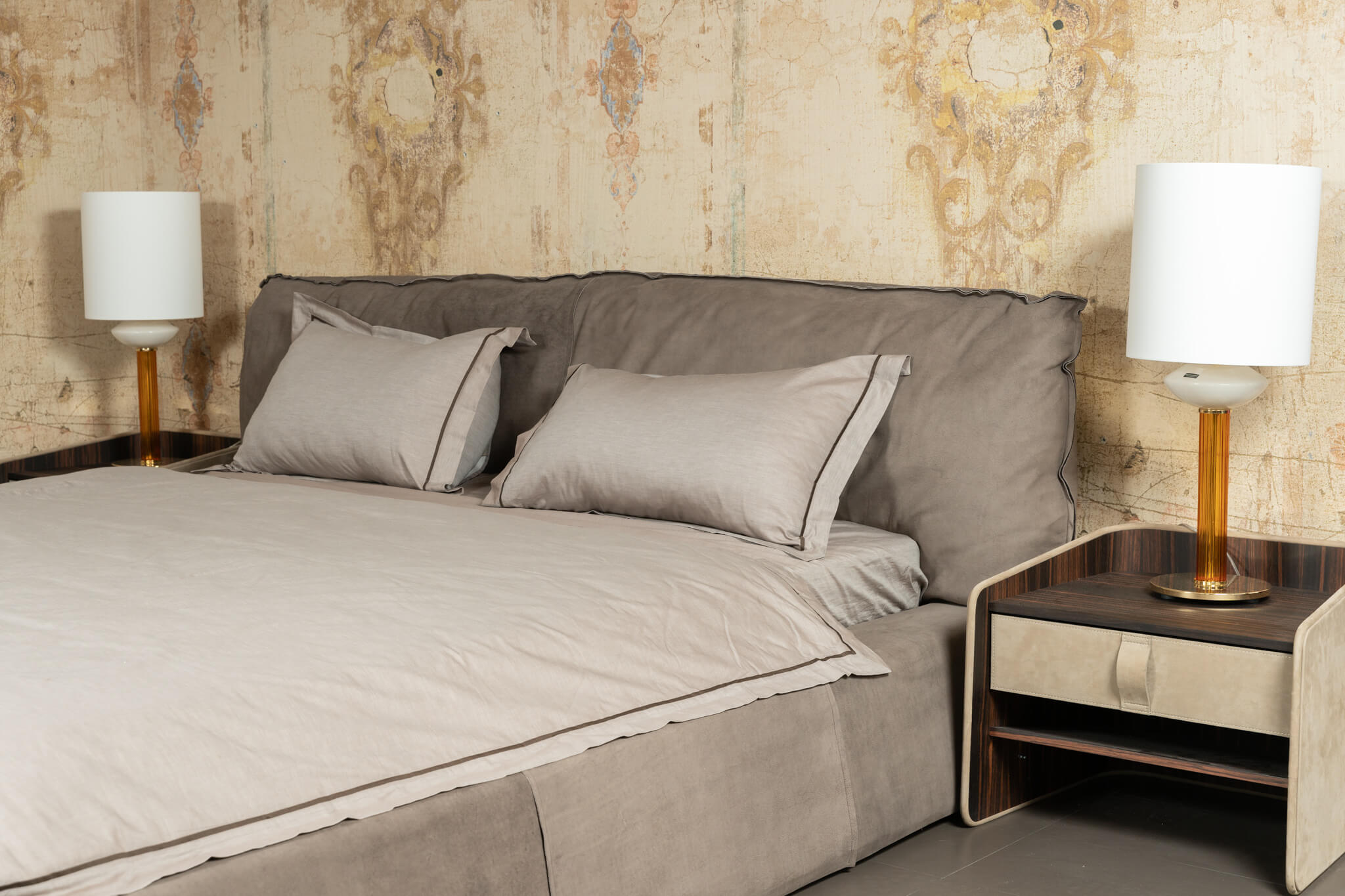 Кровать Paris Slim Kashmir Miel — Baxter, нубук, фото 6
