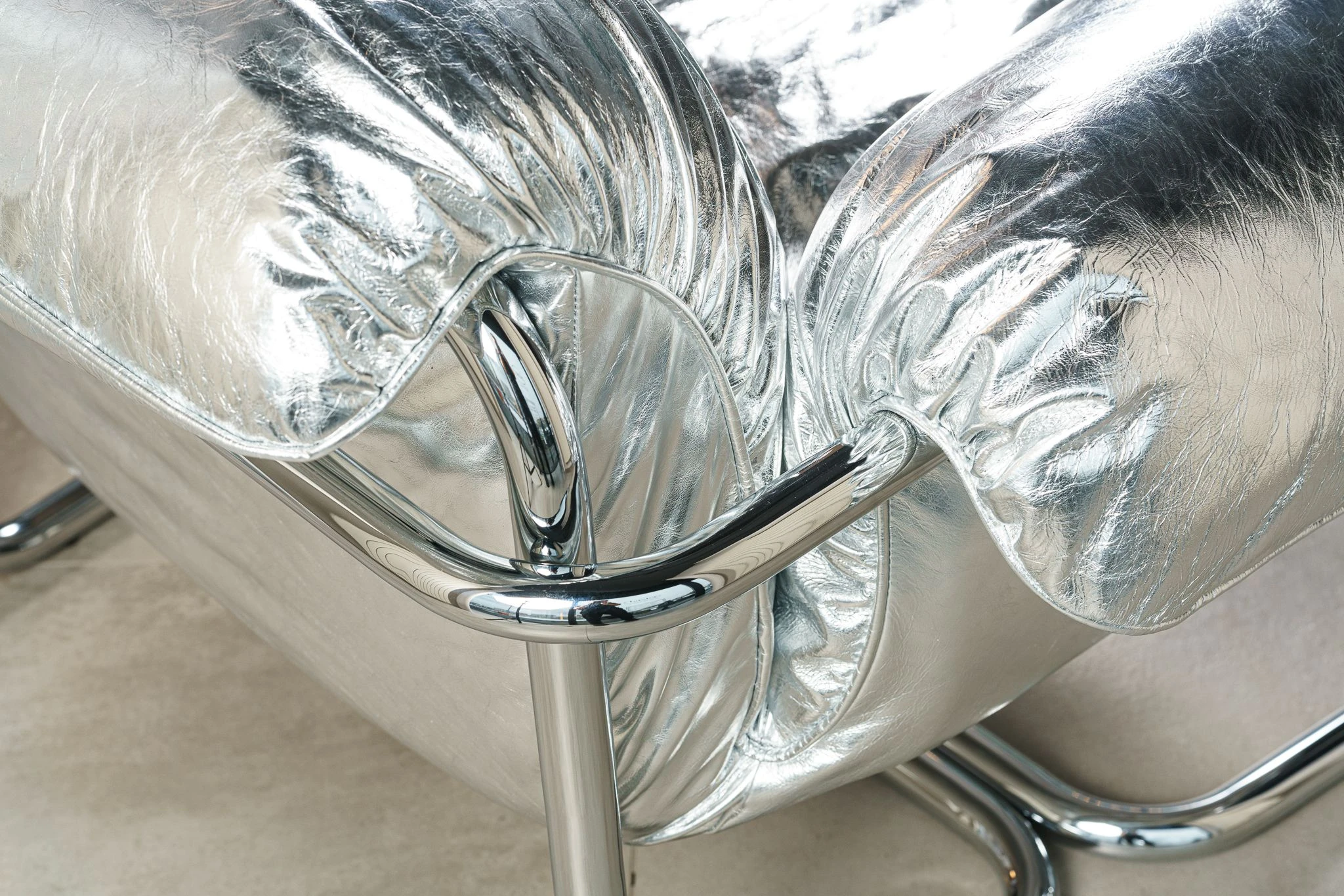 Кресло So Good Leather Silver — Baxter, металл, фото 5
