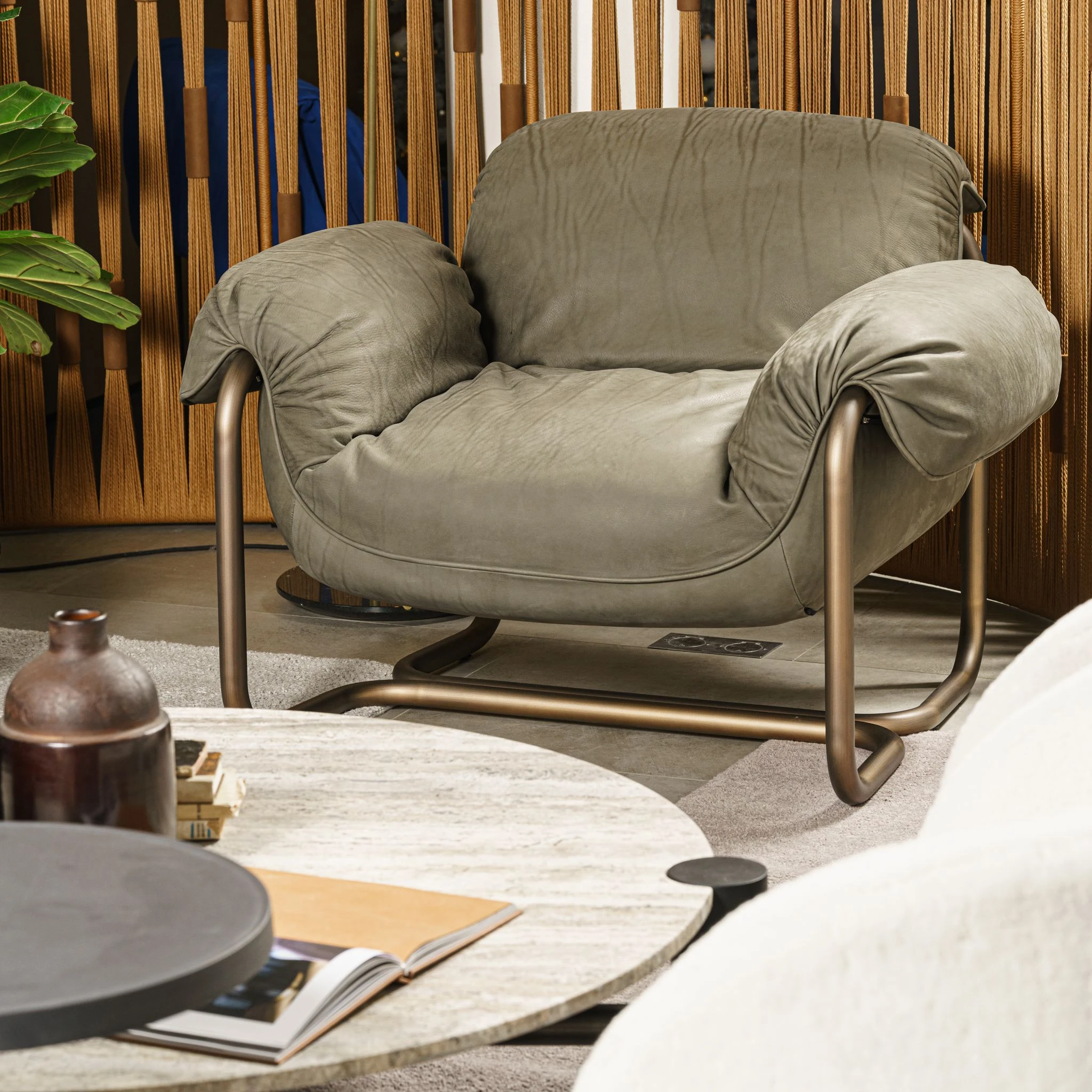 Кресло So Good Plume Mat Leather — Baxter, металл, фото 2