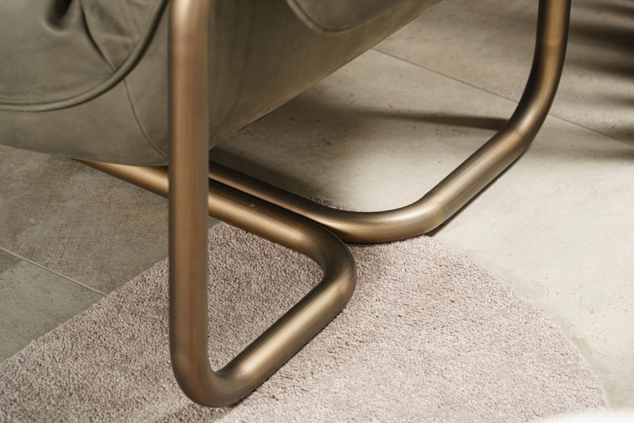 Кресло So Good Plume Mat Leather — Baxter, металл, фото 5
