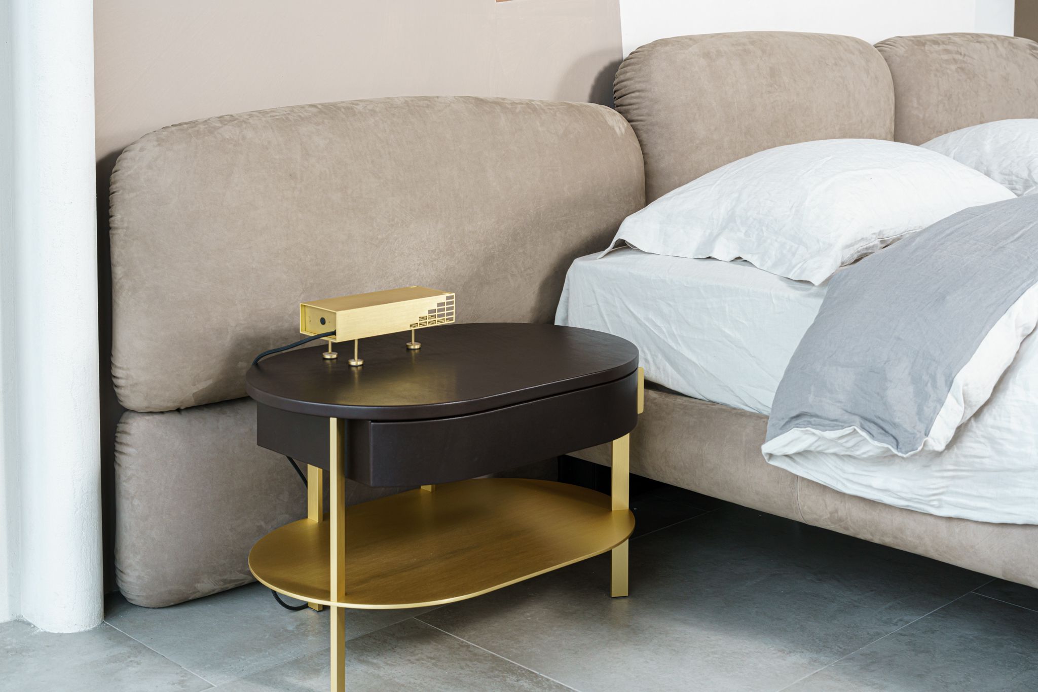 Кровать Stone Kashmir Souris — Baxter, кожа, фото 6