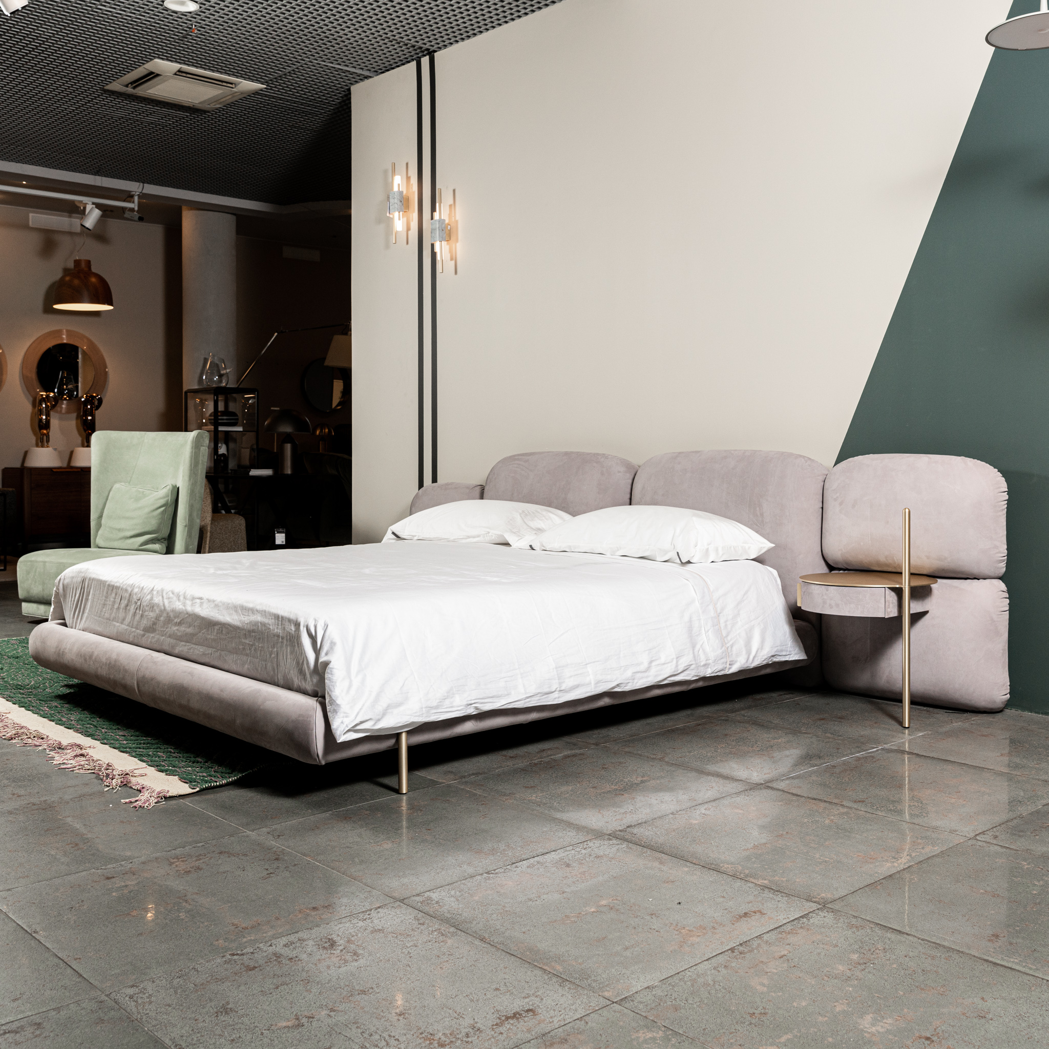 Кровать с встроенной тумбой Stone K.Lilas — Baxter, кожа, фото 3