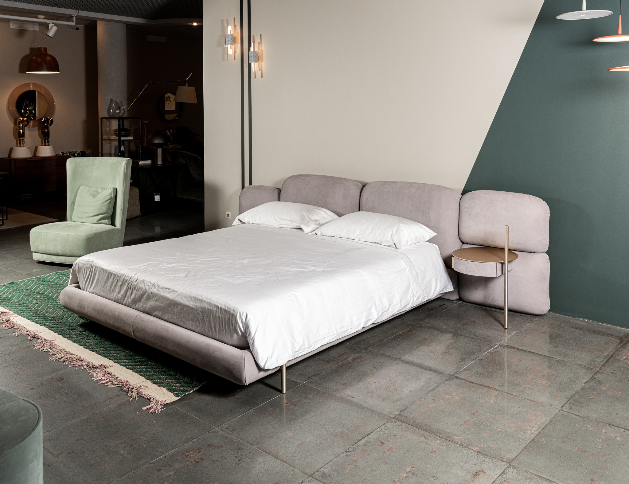 Кровать с встроенной тумбой Stone K.Lilas — Baxter, кожа, фото 4