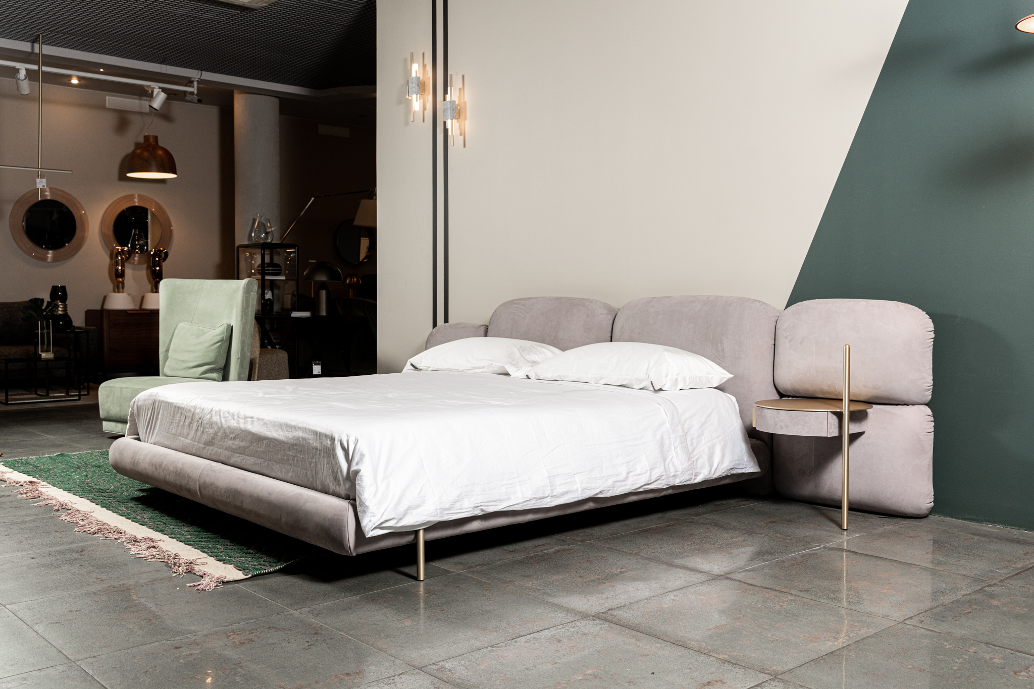 Кровать с встроенной тумбой Stone K.Lilas — Baxter, кожа, фото 6