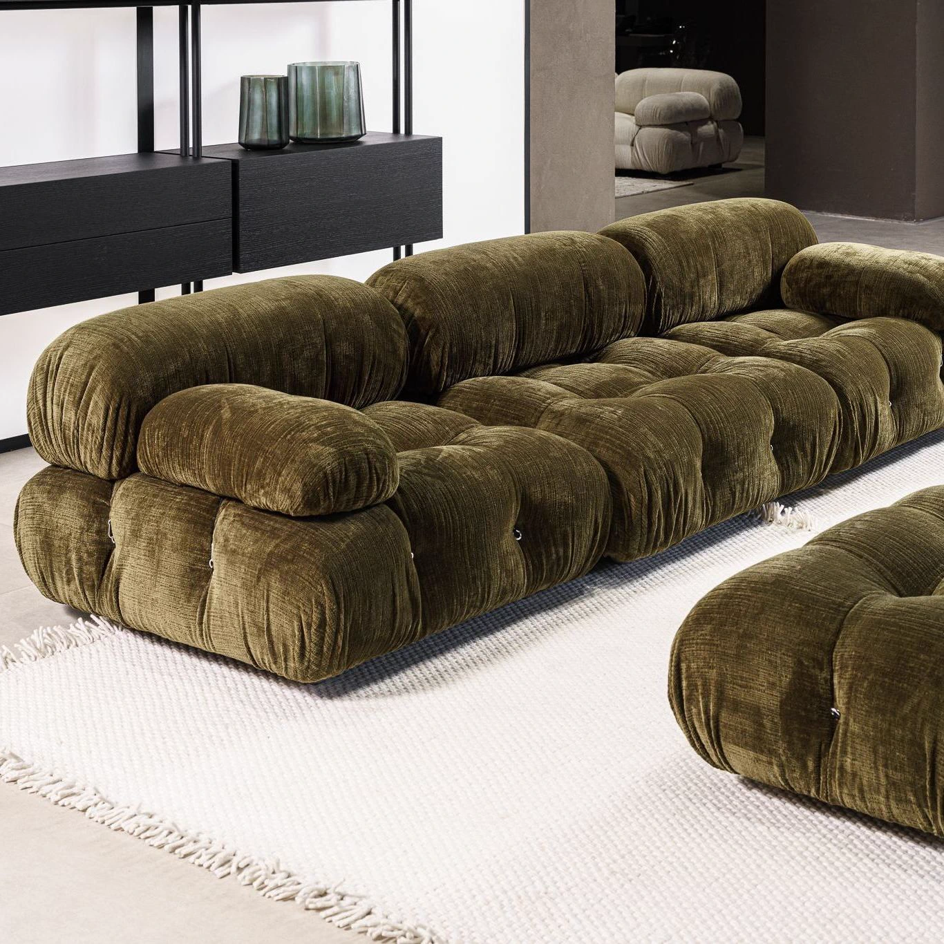 Каркас и наполнение: металл. Современный дизайн Диван Camaleonda Olive — B&B Italia, кожа