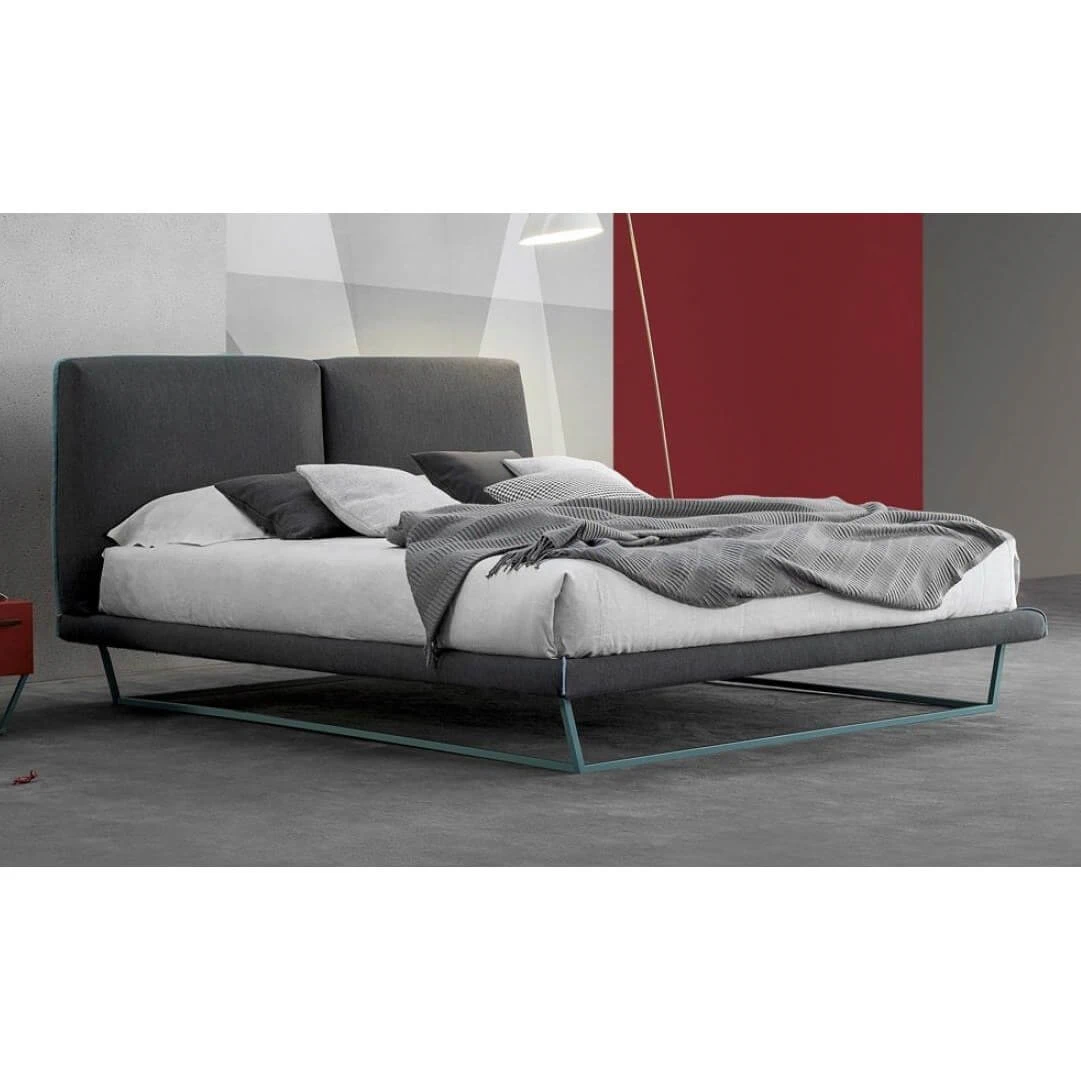 Кровать Amlet — Bonaldo, кожа
