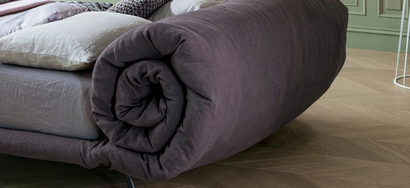 Каркас и наполнение: металл. Современный дизайн Кровать Blanket — Bonaldo, ткань, фото 4