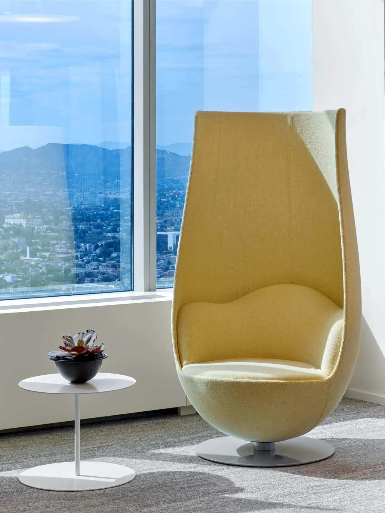 Каркас и наполнение: металл. Современный дизайн Кресло Wanders` tulip — Cappellini, кожа, фото 2