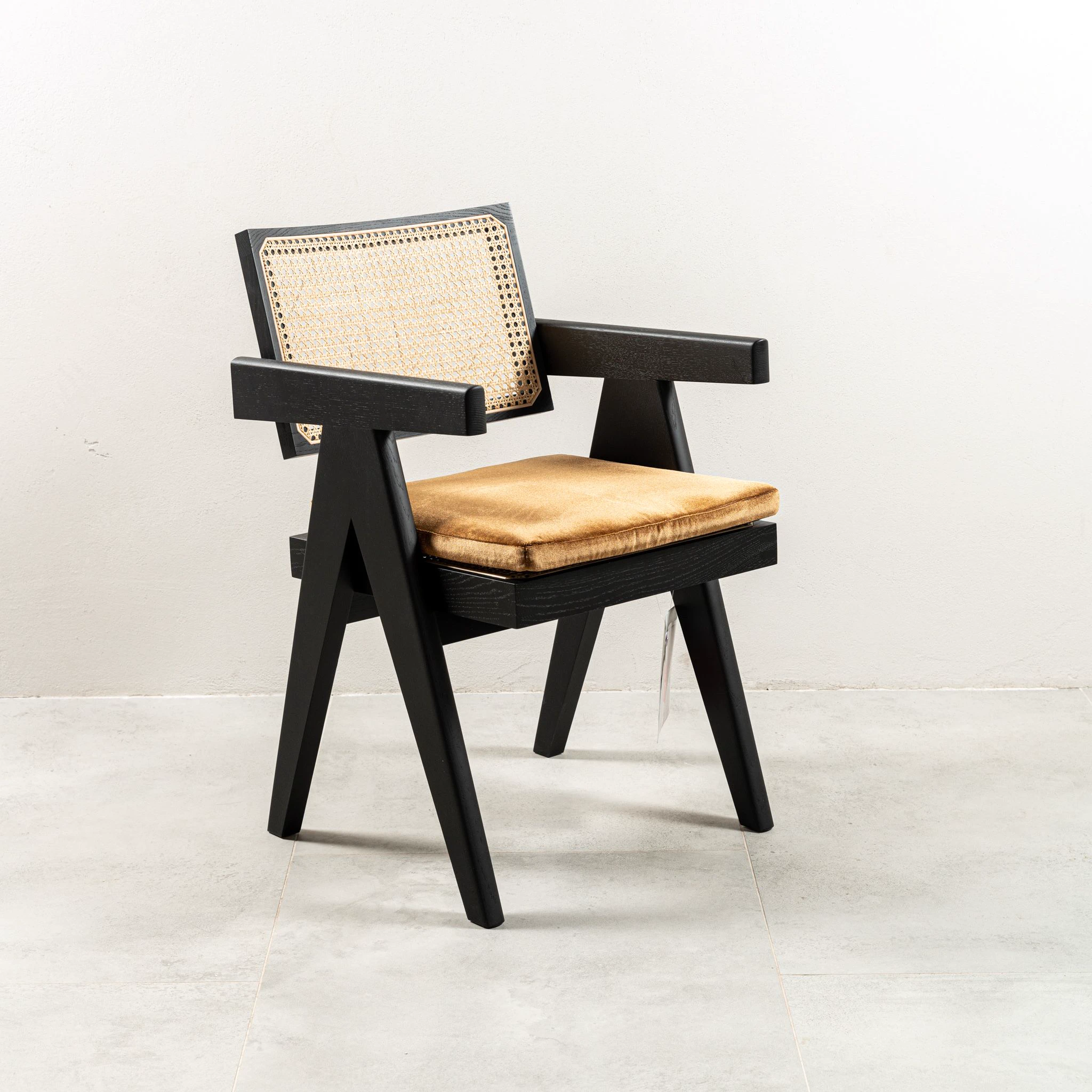 Стул 051 Capitol Complex — Cassina, дерево