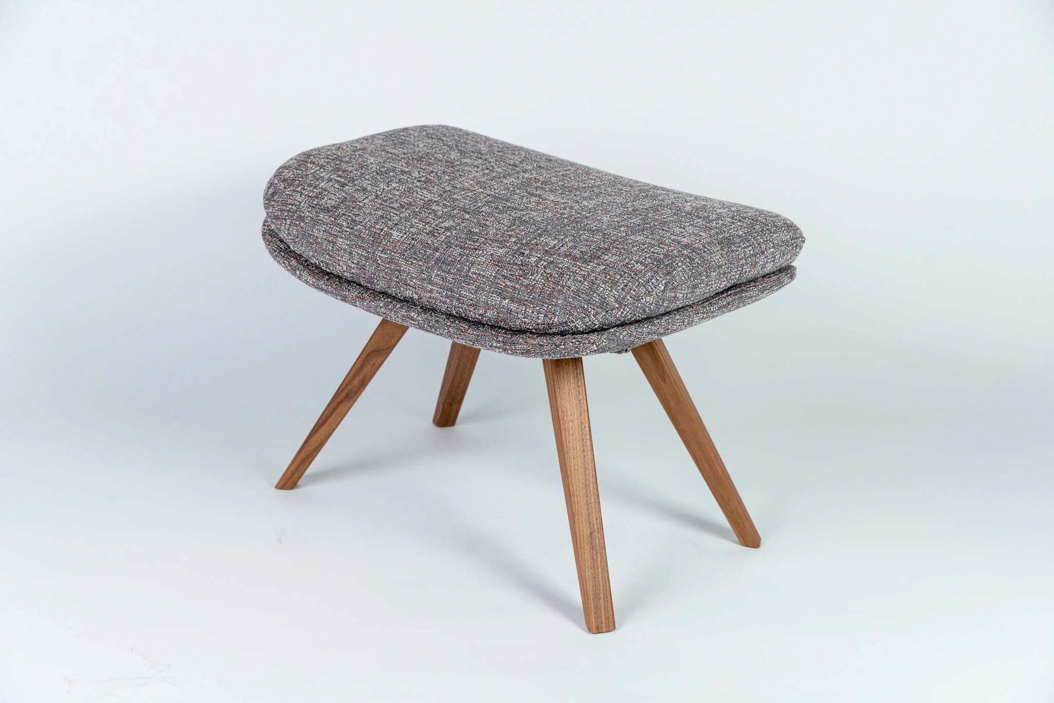 Подставка для ног 395-396 P22 — Cassina, кожа, фото 2