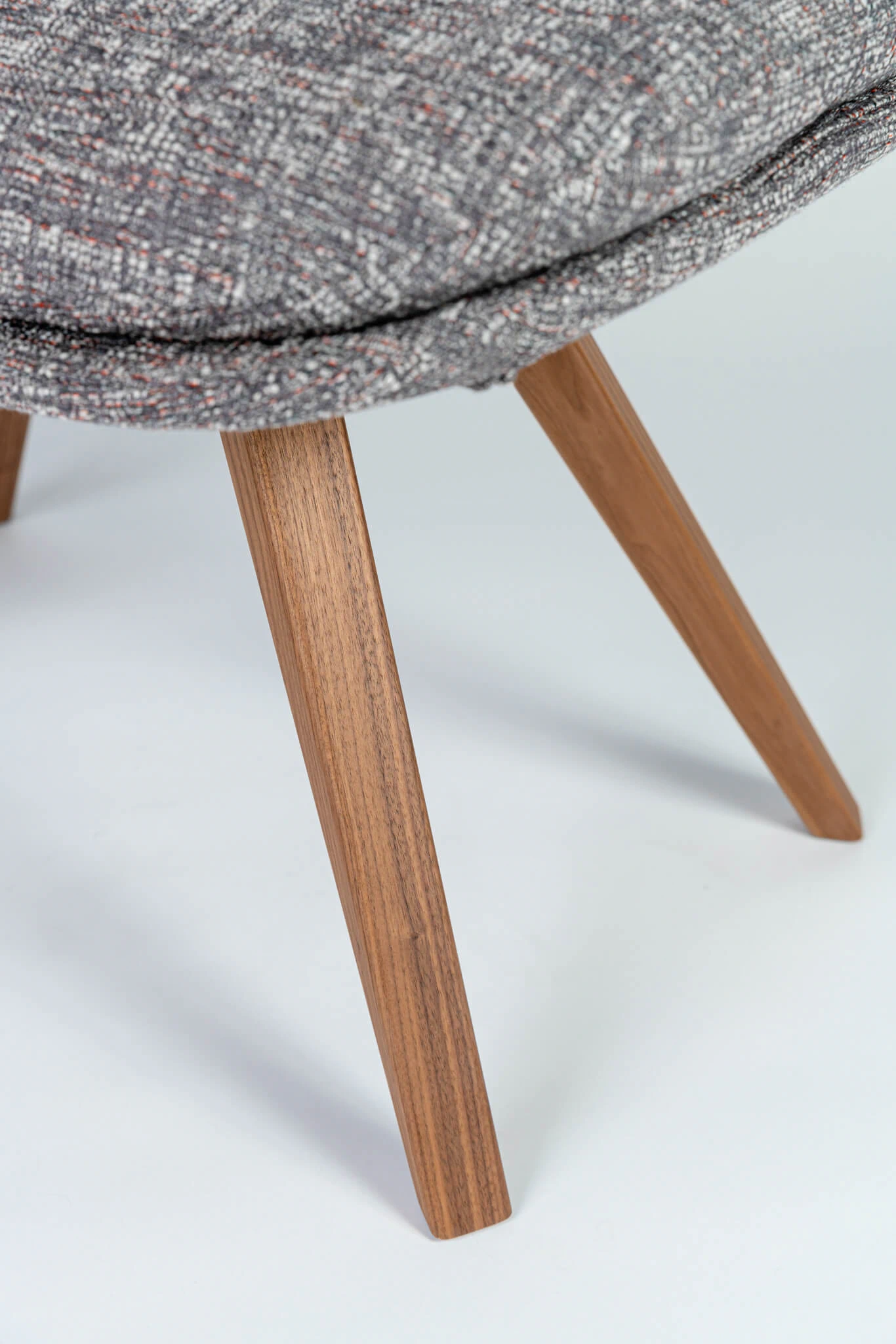 Подставка для ног 395-396 P22 — Cassina, кожа, фото 4