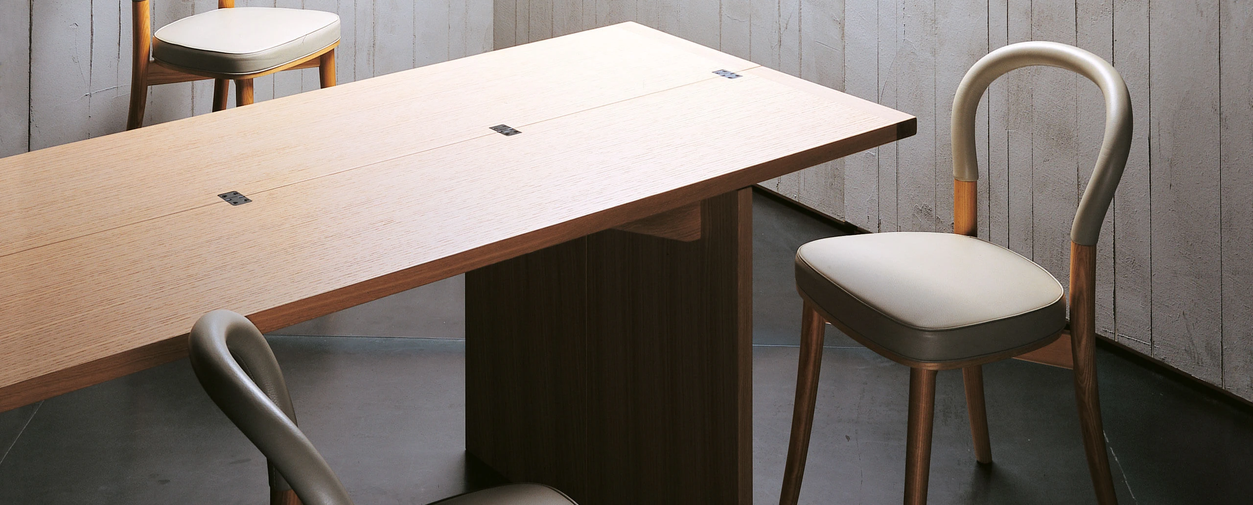 Стул 501 Goteborg 1 — Cassina, кожа, фото 3