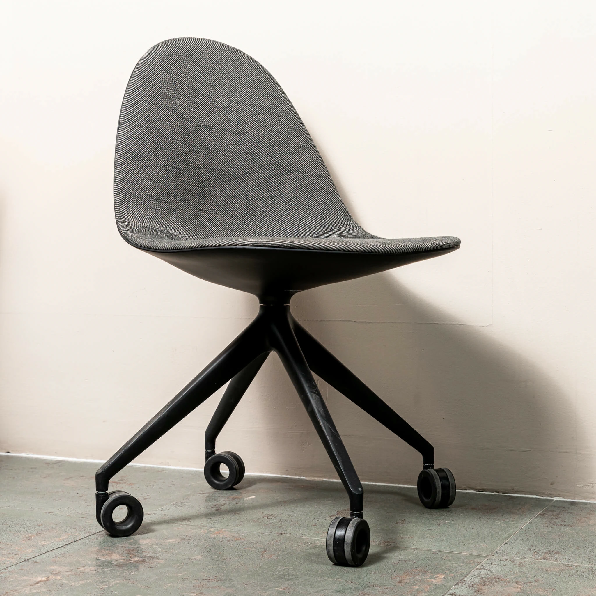 Стул Caprice 245 — Cassina, текстиль