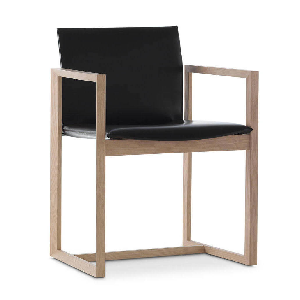 Стул Eve 184 — Cassina, кожа