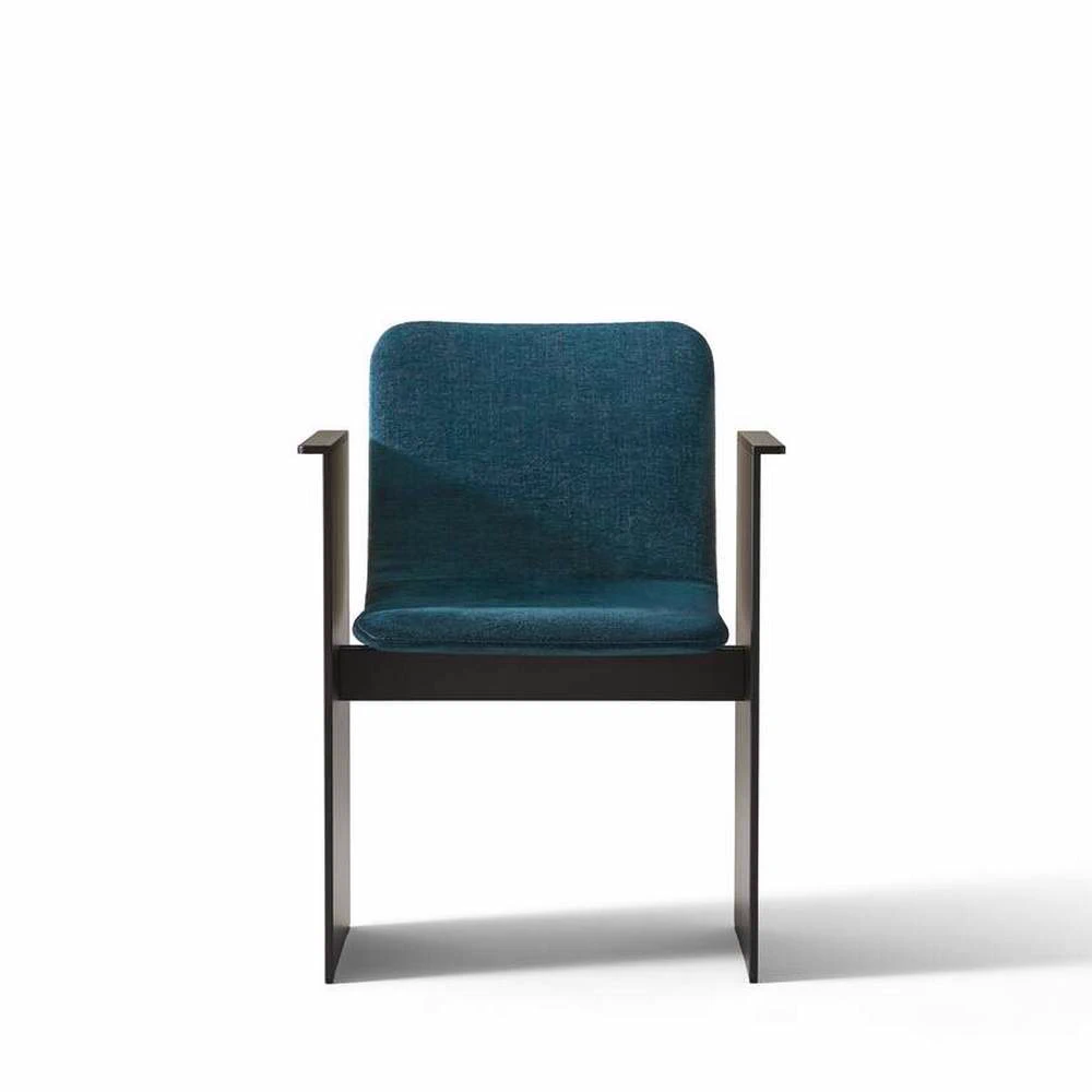 Стул Flutz с подлокотниками — Cassina, кожа