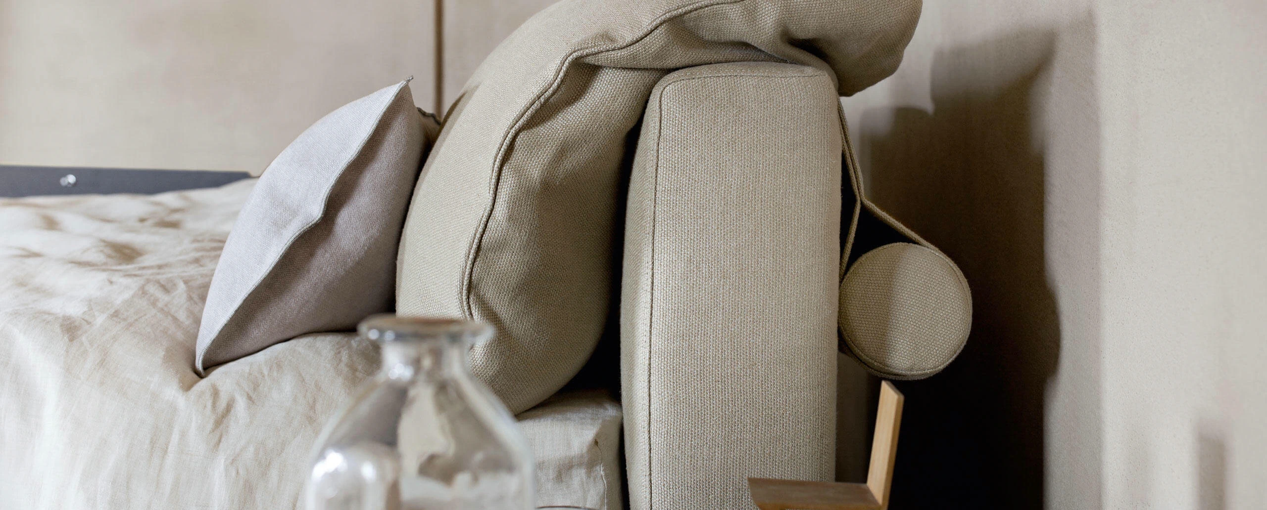 Кровать в стиле минимализм L32 Moov — Cassina, кожа, фото 6