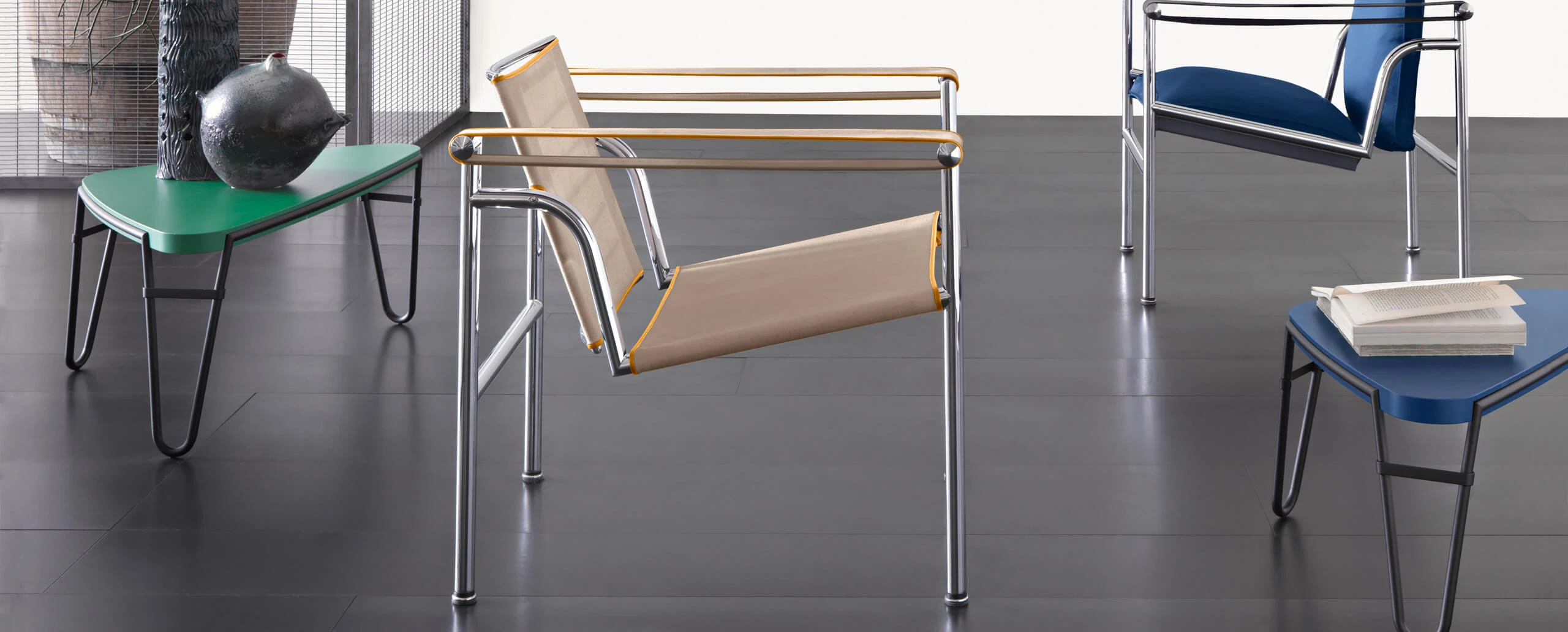 Каркас и наполнение: металл. Современный дизайн Кресло LC1 UAM — Cassina, кожа, фото 2