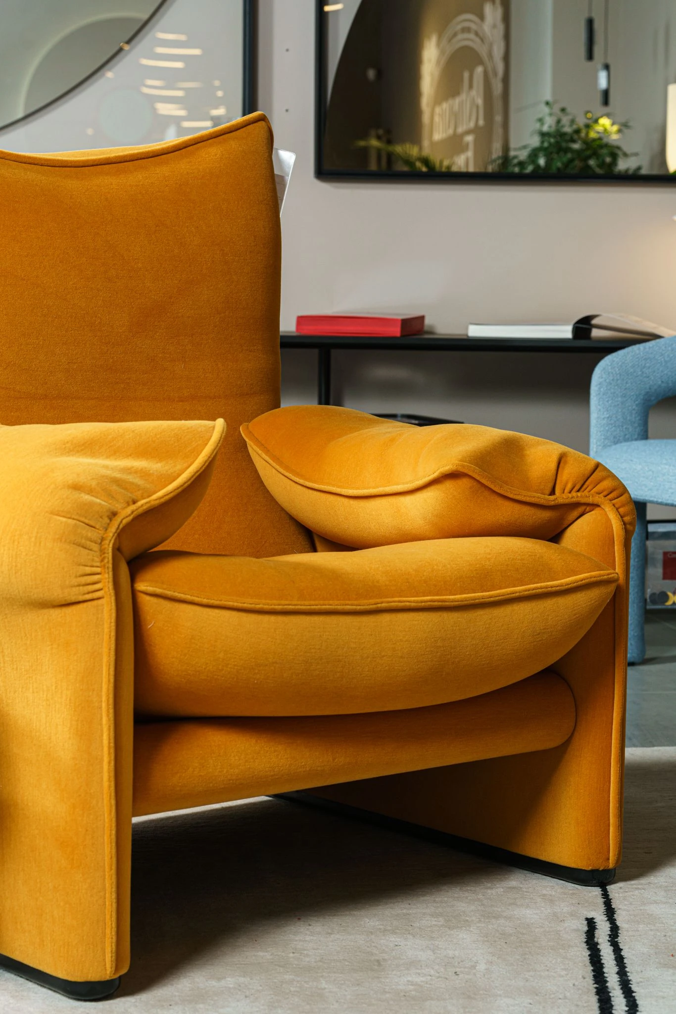 Современный дизайн Кресло Maralunga 40 Maxi Canarino — Cassina, кожа, фото 5