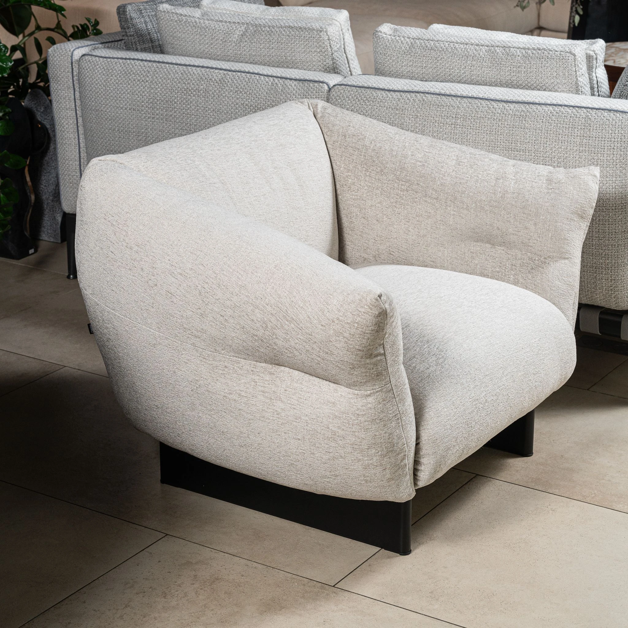 Кресло Moncloud Luxor perla — Cassina, металл