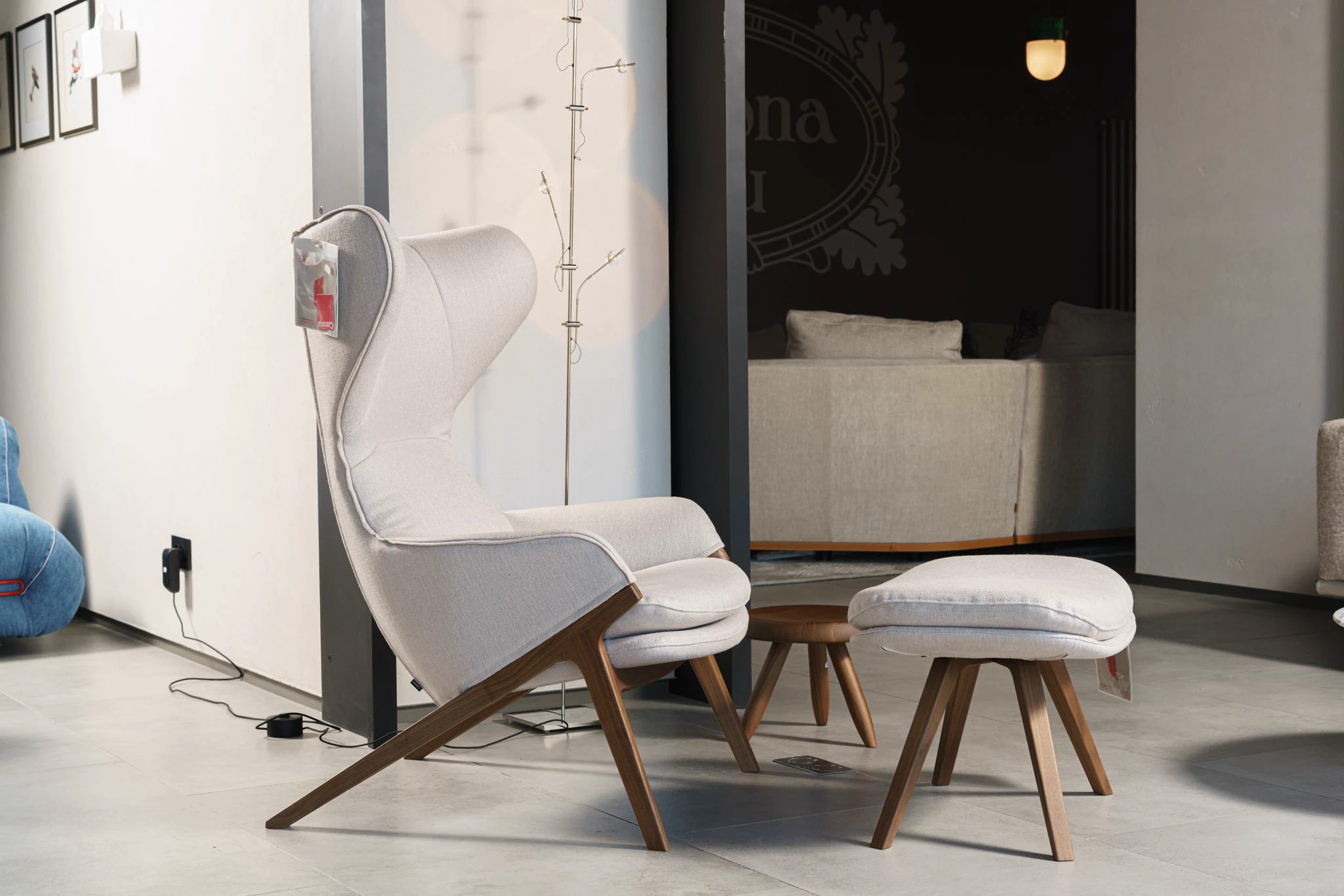 Подставка для ног P22 Canaletto — Cassina, кожа, фото 6