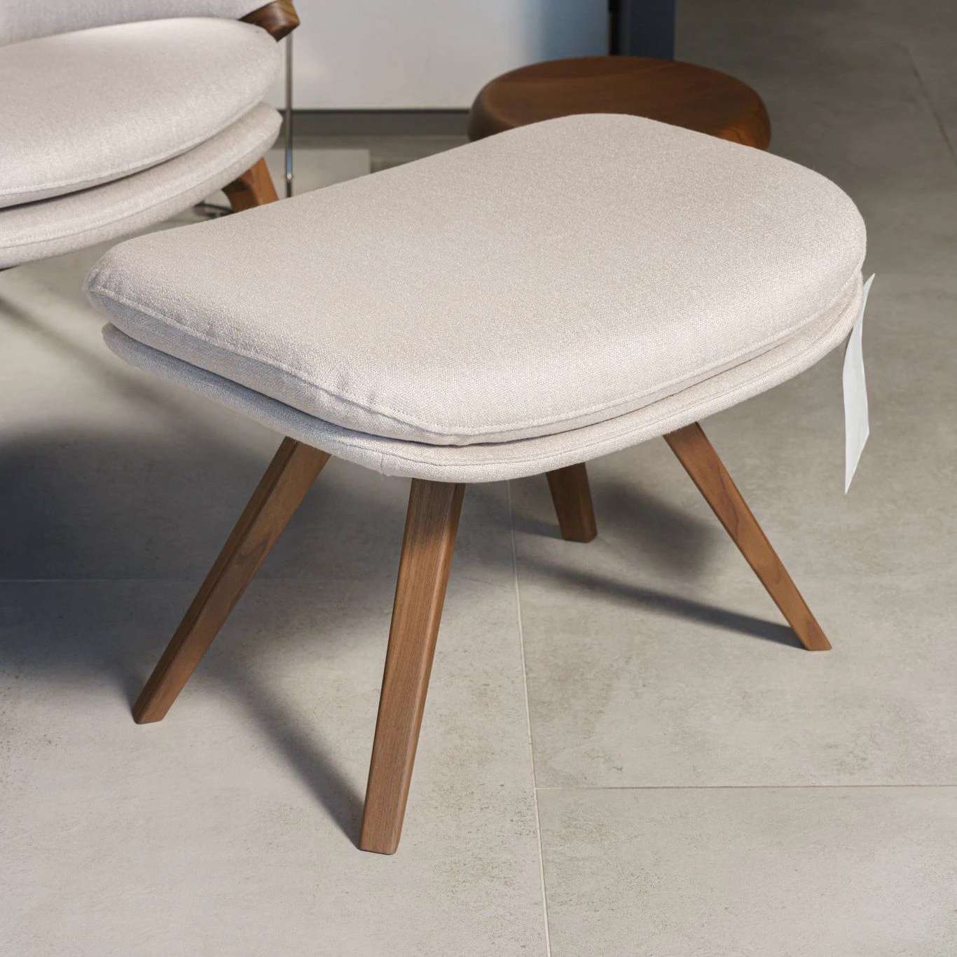 Подставка для ног P22 Canaletto — Cassina, кожа