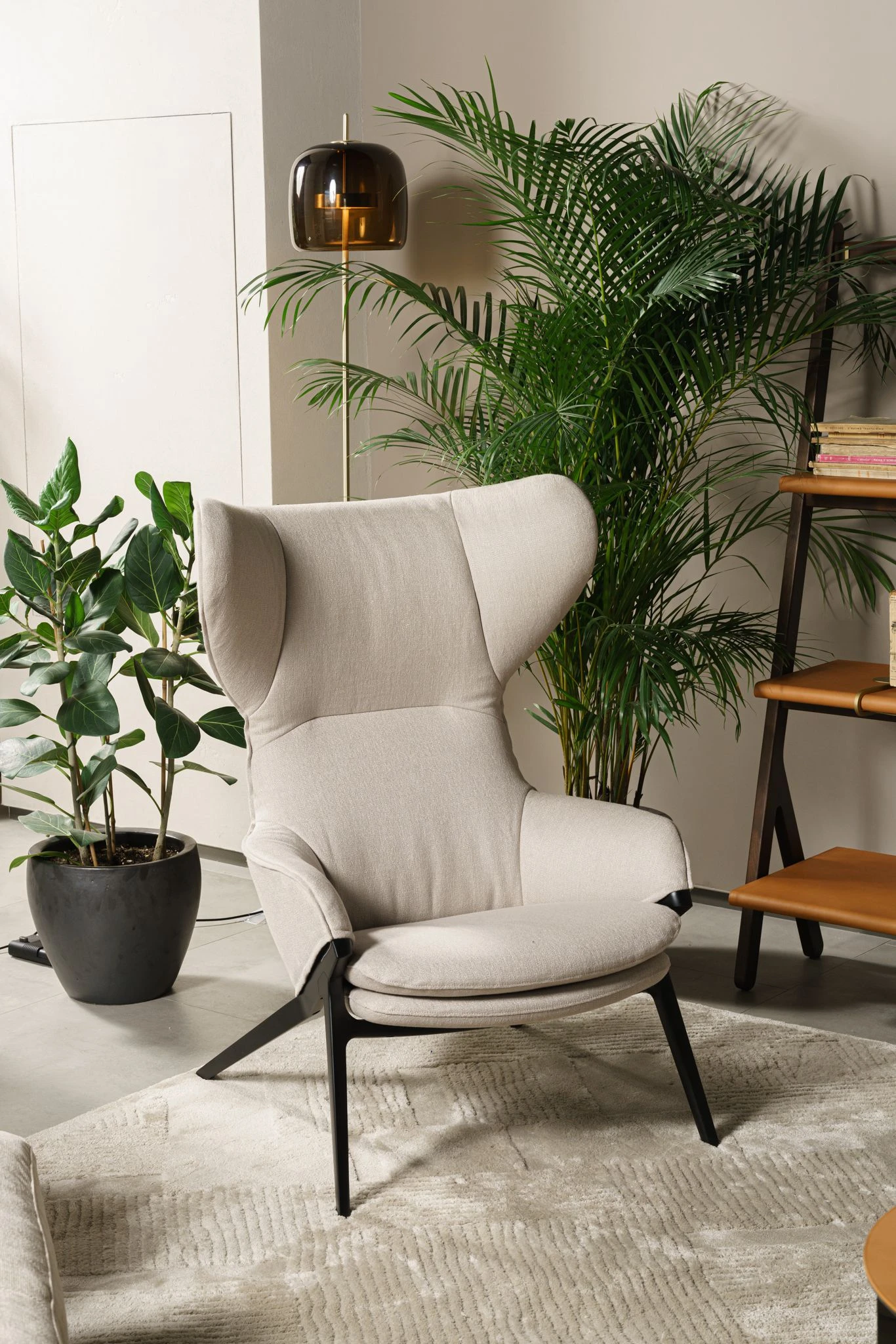 Кресло с пуфом P22 Nero — Cassina, текстиль