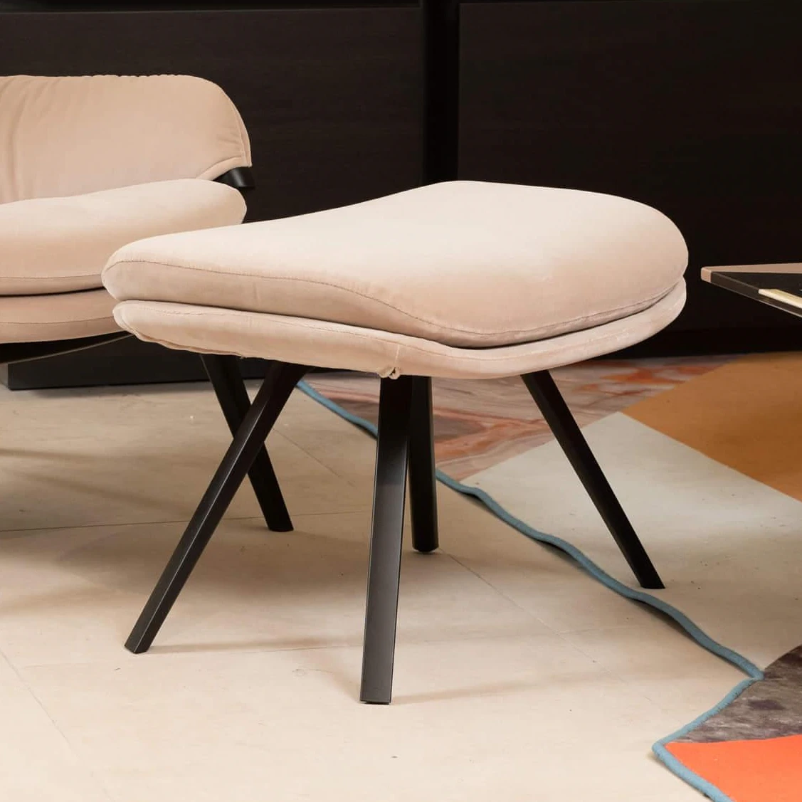 Подставка для ног P22 Nero — Cassina, кожа