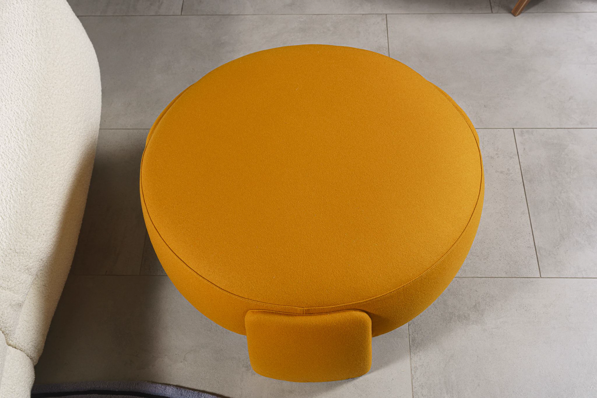 Банкетка Ruuna Pouf round Zafferan — Cassina, ткань, фото 5