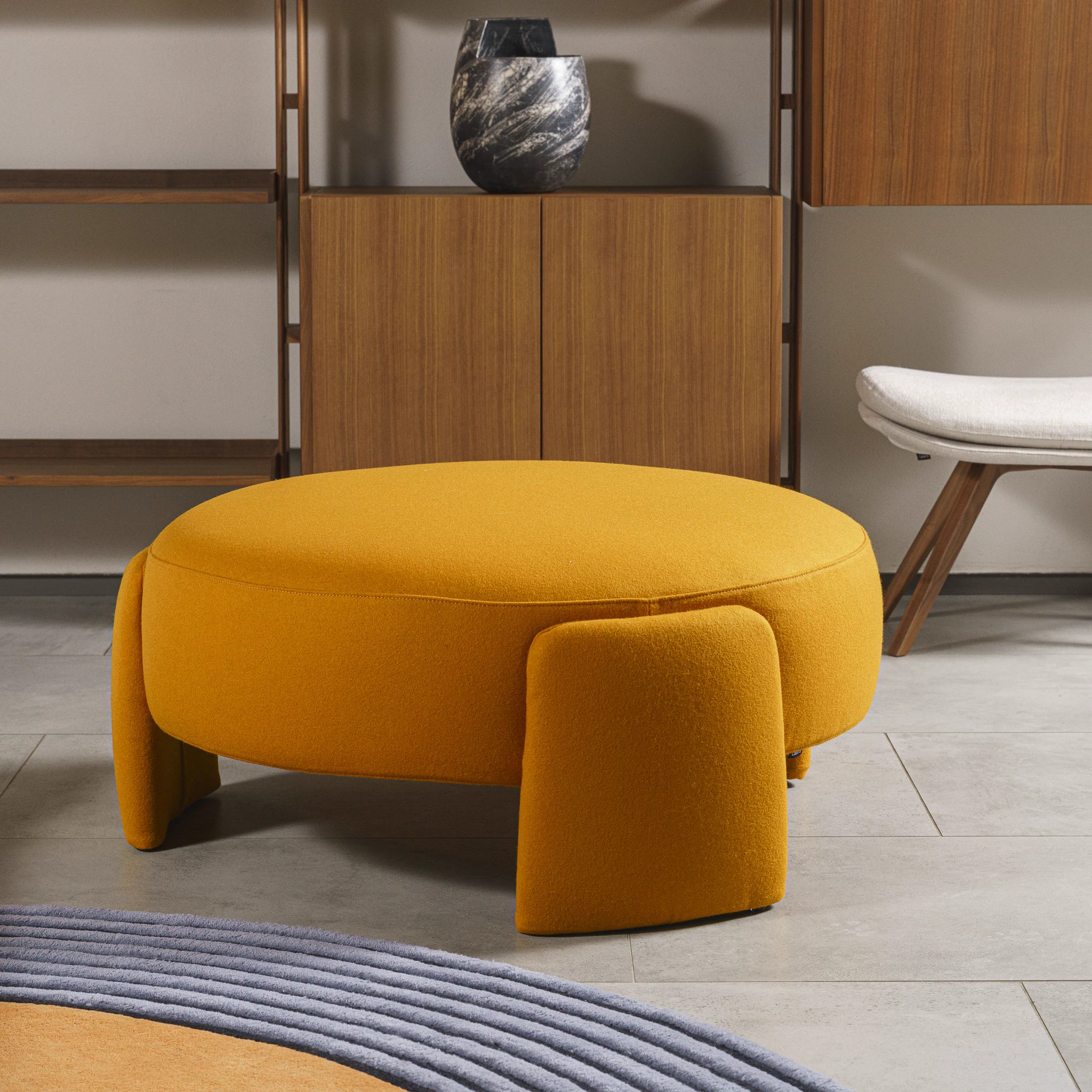 Банкетка Ruuna Pouf round Zafferan — Cassina, ткань