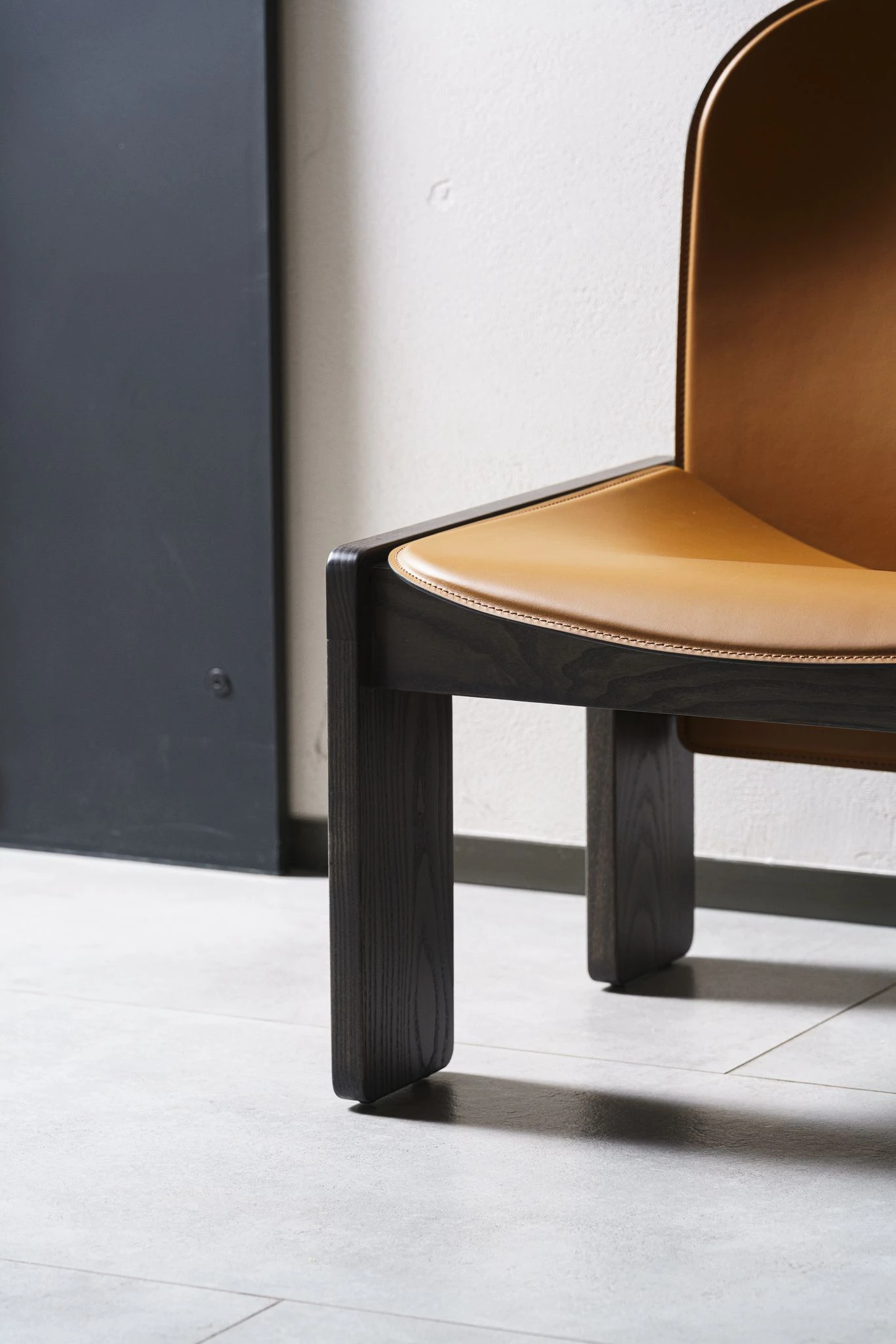Кресло Scarpa 925 Cognac — Cassina, кожа, фото 3