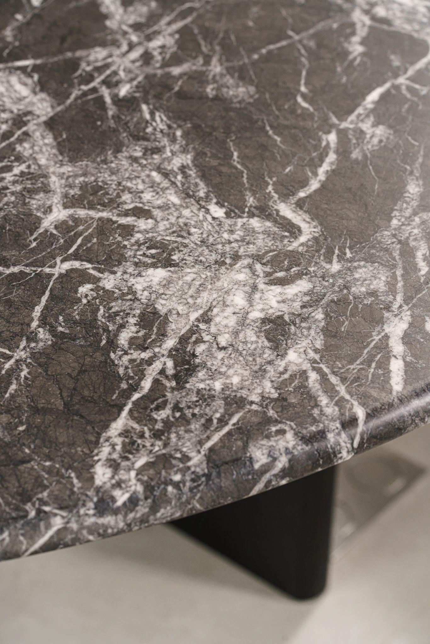 Стол Sengu Round — Cassina, мрамор, фото 6