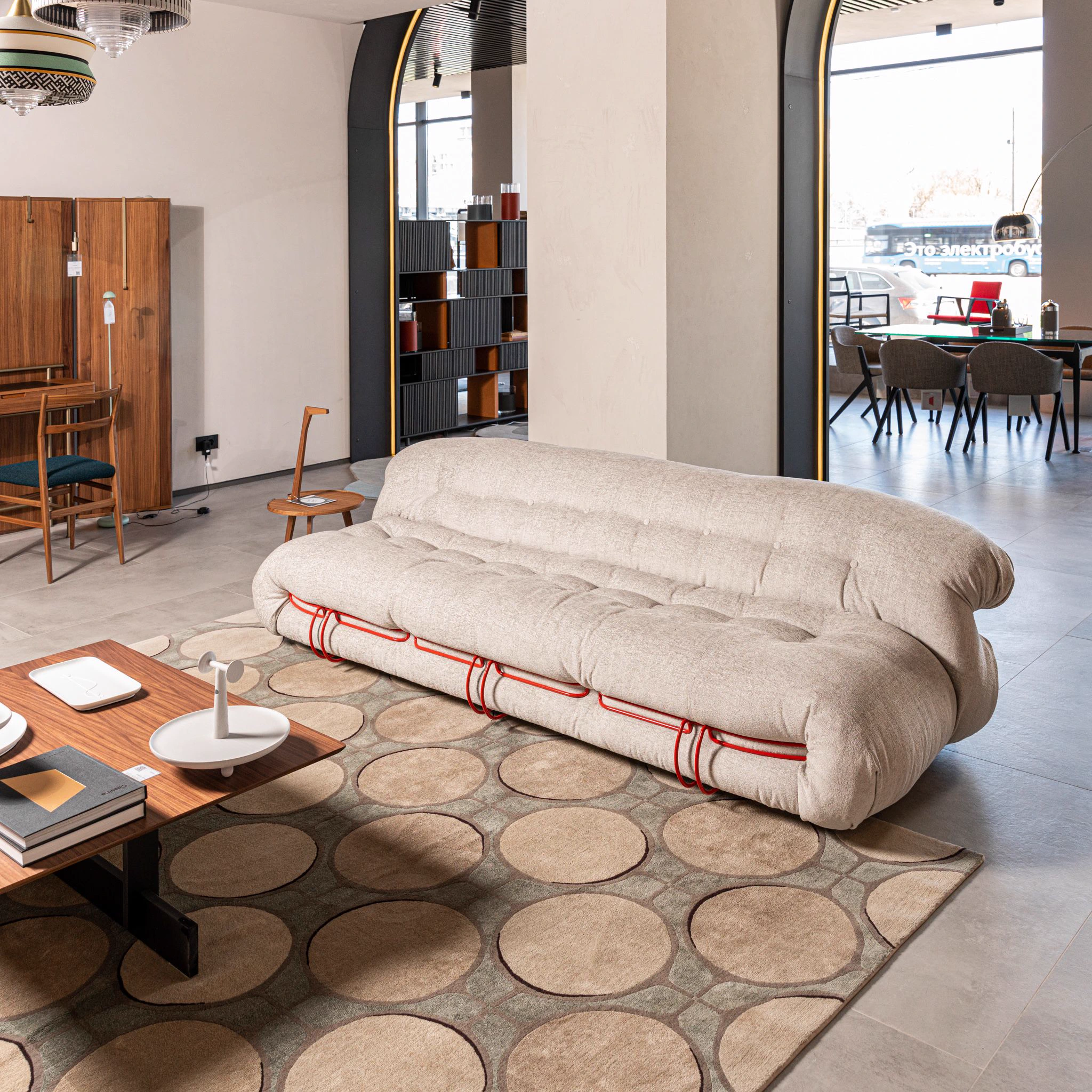 Каркас и наполнение: металл. Стиль ар-деко Диван Soriana 250 — Cassina, металл, фото 3