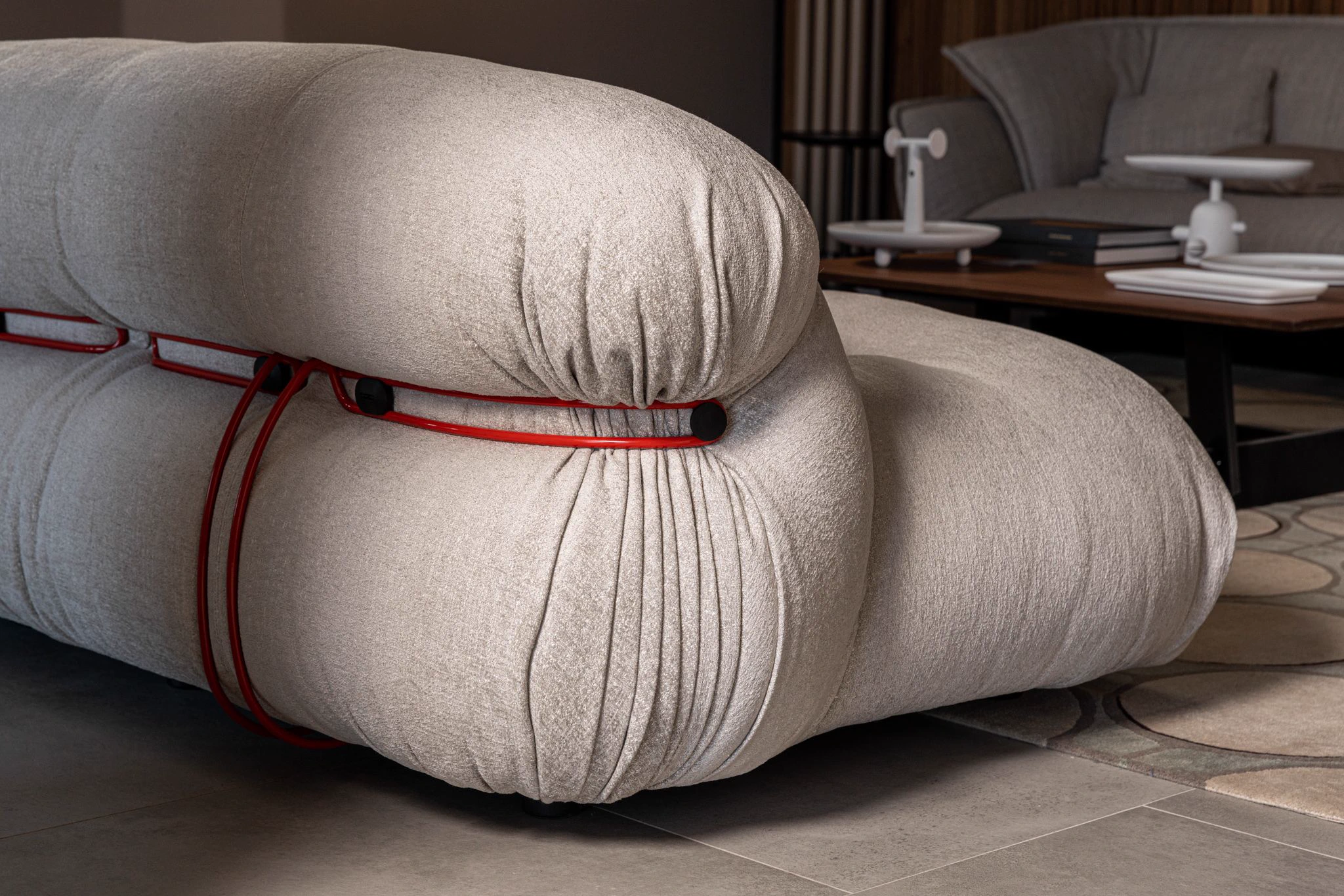 Каркас и наполнение: металл. Стиль ар-деко Диван Soriana 250 — Cassina, металл, фото 4