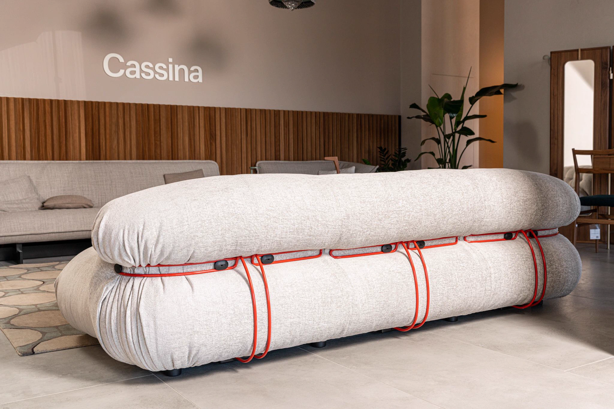 Каркас и наполнение: металл. Стиль ар-деко Диван Soriana 250 — Cassina, металл, фото 5