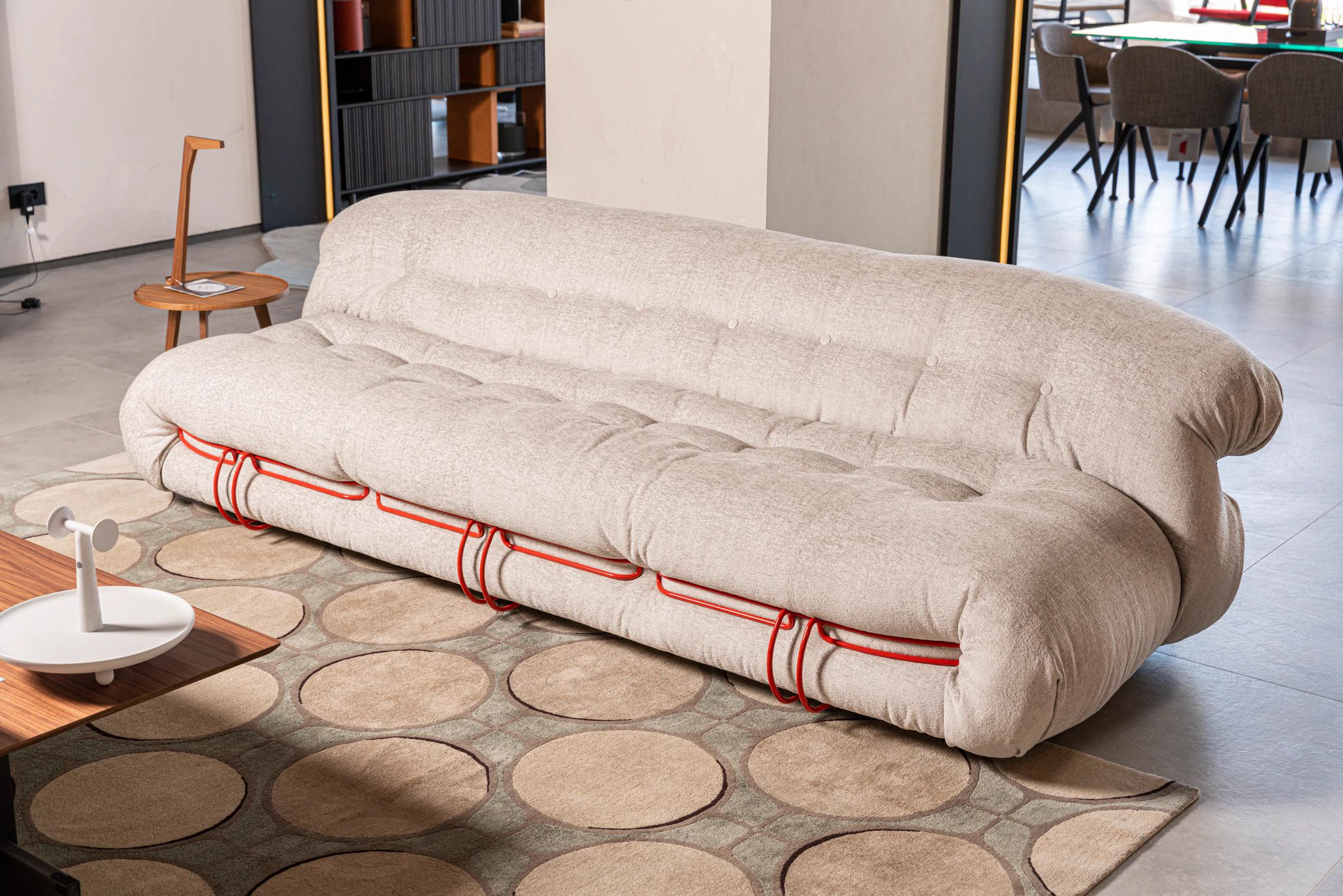 Каркас и наполнение: металл. Стиль ар-деко Диван Soriana 250 — Cassina, металл, фото 6