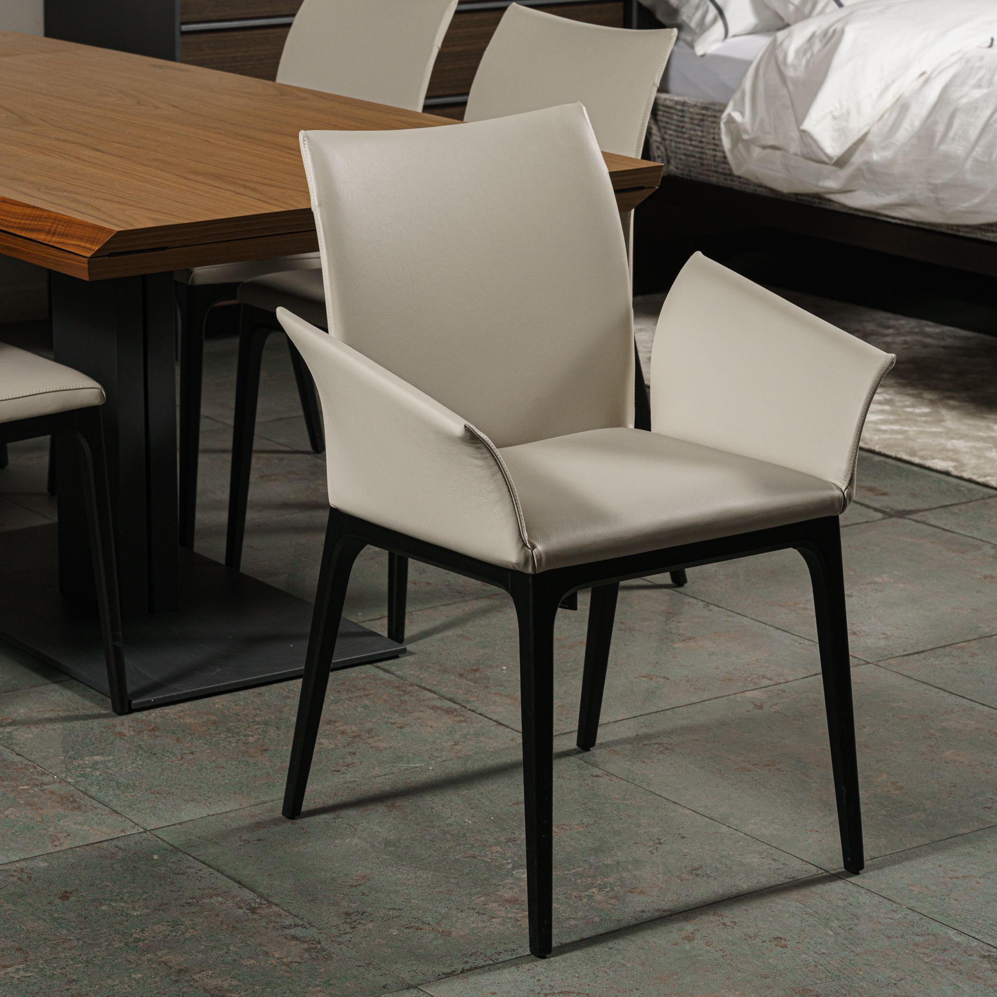 Стул с подлокотниками Arcadia pelle 948 lino/nero — Cattelan Italia, кожа, фото 2
